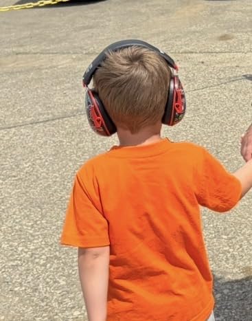 Vanderfields Hearing Protection Ear Muffs - Over 33 dB (2K Hz) Broad Noise Cancelling Sound Reduction Earmuffs for Kids 3-12 customer photo 1