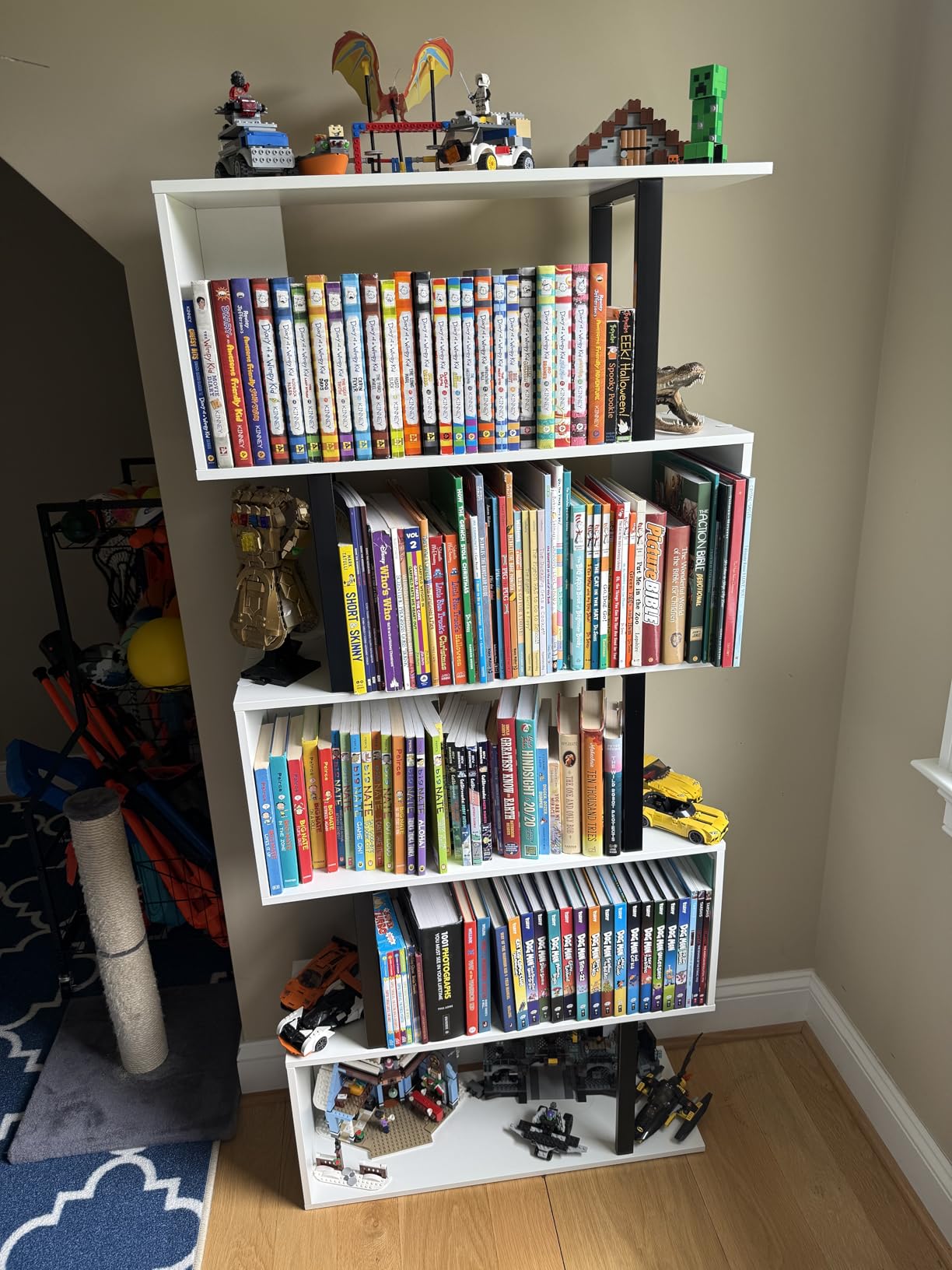 Gadroad 5 Tier Geometric Bookcase, S Shaped Bookshelf, Wood Decorative Storage Shelving, Modern Freestanding Display Shelves, Tall Book Shelf Unit for Living Room Bedroom, White customer photo 1
