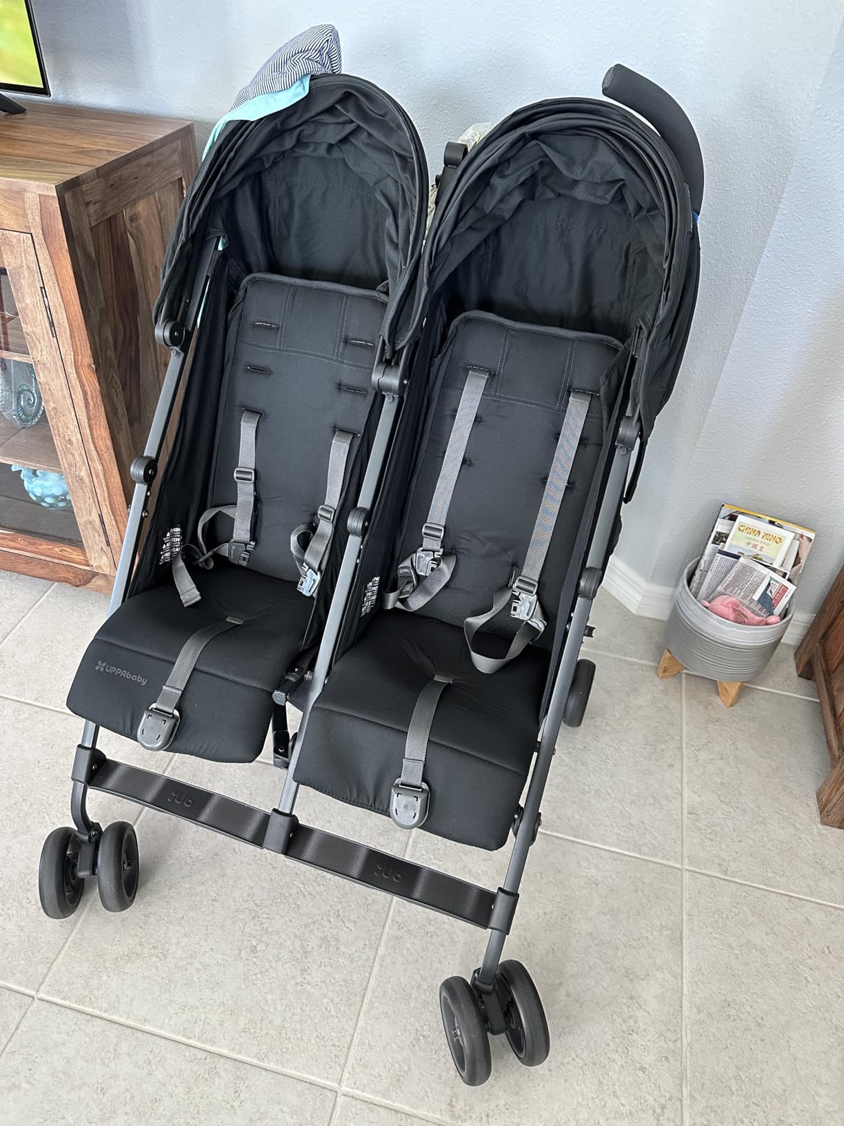 UPPAbaby G-Link V2 Double Umbrella Stroller / Lightweight Design / One-Step Fold + Recline / XL Basket + Canopy / Cup Holder Included / Jake (Black/Carbon Frame) customer photo 1