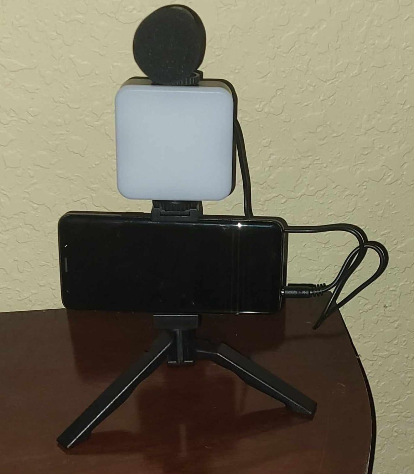 Canal Toys Studio Creator 360 Video Maker Kit, Green Screen and Tripod, Face and Motion Tracker, 10 Inch Light Ring customer photo 1