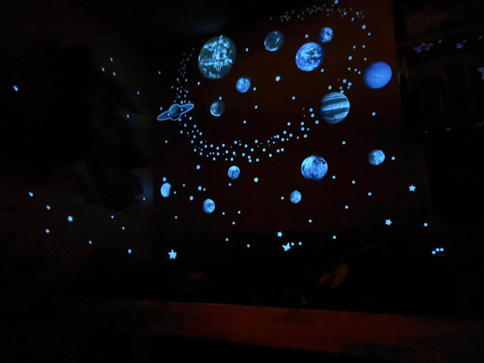 Solar System Wall Decals Glow in The Dark Stars 780 PCS, Glowing Planets Stickers for Ceiling, Nursery Wall Stickers for Bedroom, Kids Room Decorations (Blue) customer photo 2