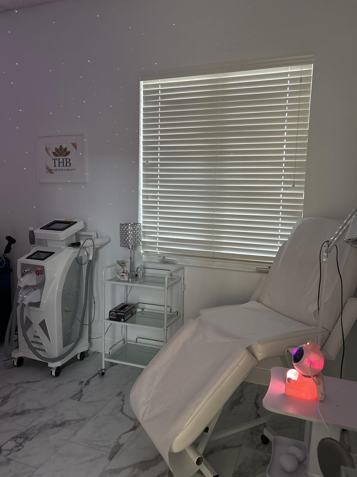 Cayclay Astronaut Galaxy Projector, Star Projector with Timer and Remote, Night Light with Moon Lamp, LED Nebula Lamp for Kids Adults, Room Decor Gift (Black) customer photo 1