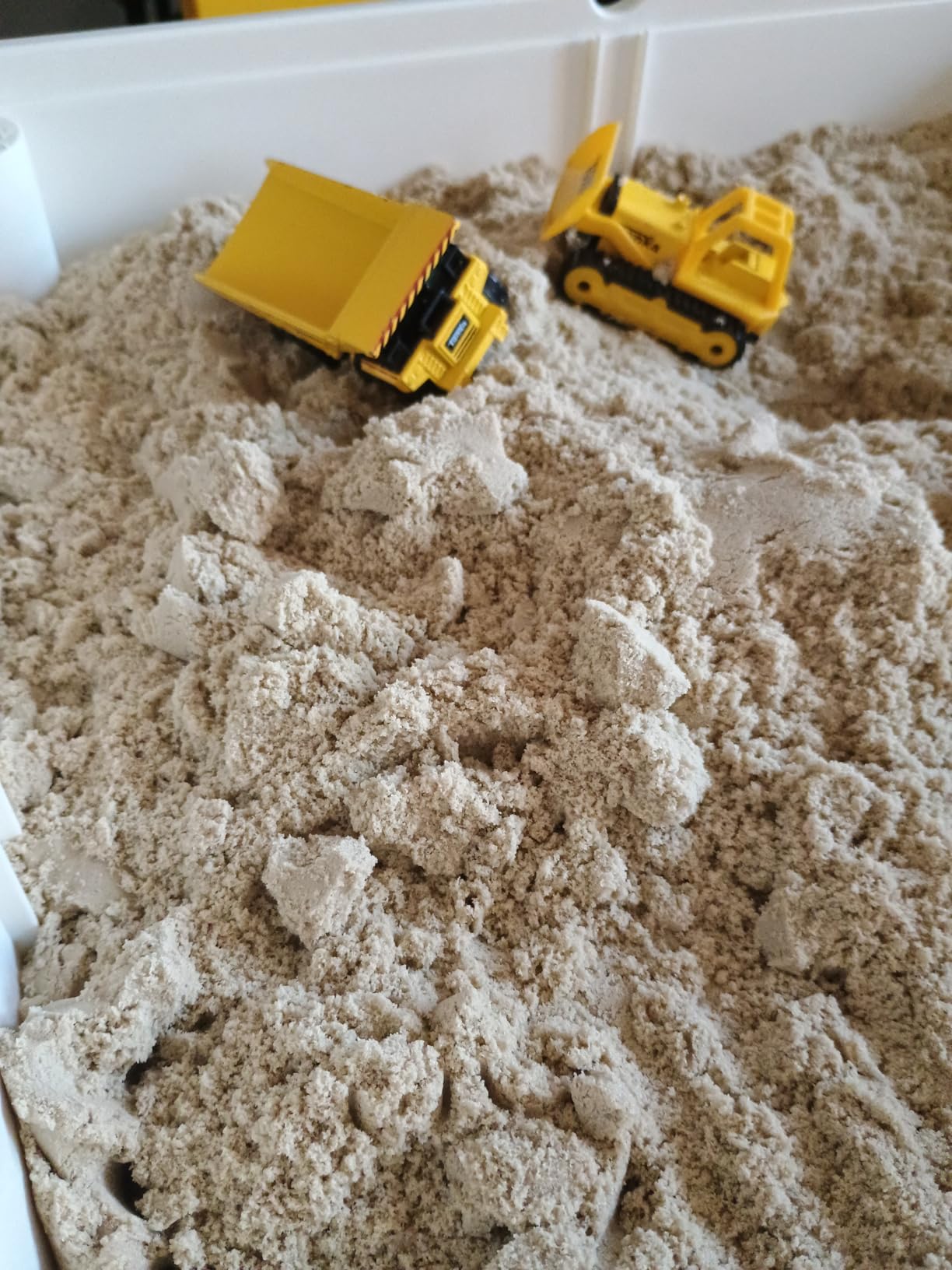 National Geographic Moon Sand - 24 Lbs. of Play Sand with Castle Molds (Natural) - A Fun No Mess Sensory Activity, Kids Play Set, Sensory Bin Filler customer photo 1