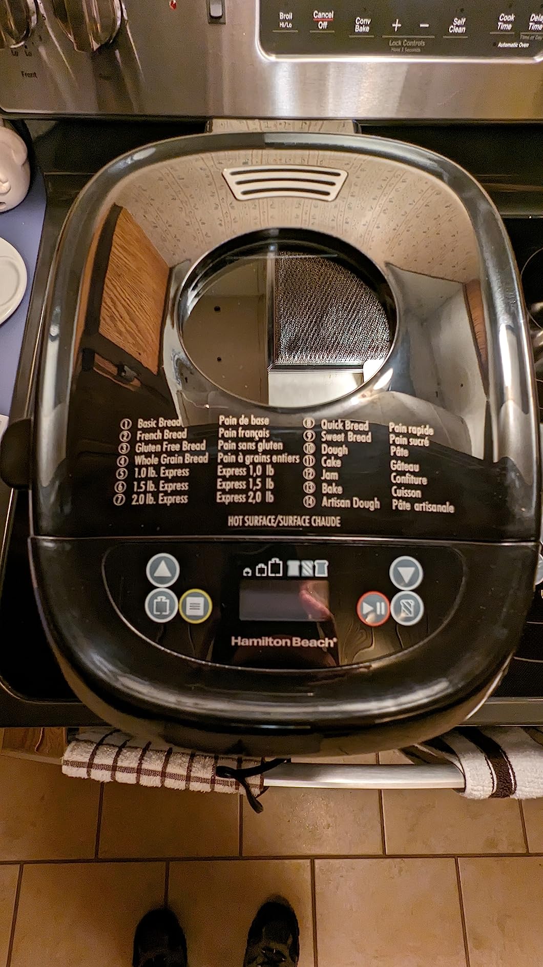Hamilton Beach Digital Electric Bread Maker Machine Artisan and Gluten-Free, 2 lbs (29987) customer photo 1