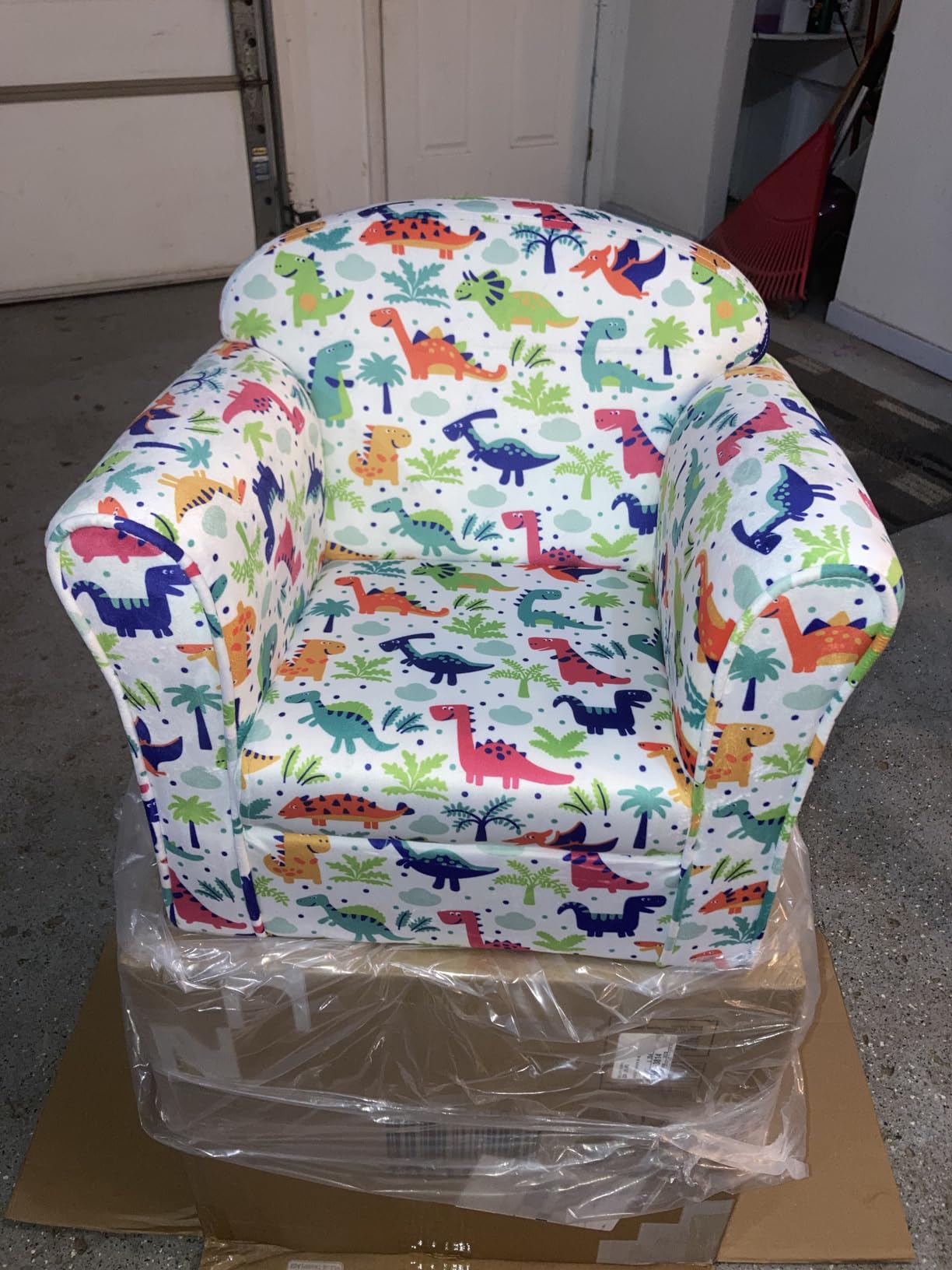 Costzon Kids Couch, Children's Sofa Armrest Chair with Pattern, Toddler Furniture w/Sturdy Wood Construction, Preschool, Lightweight Kids Couch Sofa Chair for Aged 1-5 Boys & Girls Gifts, Flyman customer photo 1