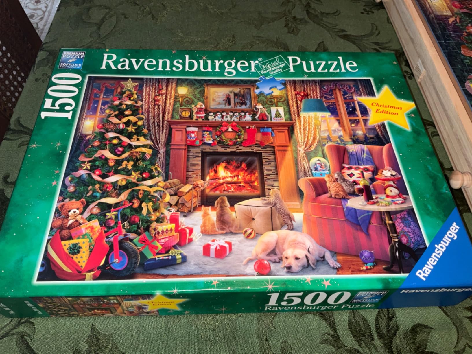 Ravensburger - Christmas Eve - 1500 Piece Jigsaw Puzzle - Quaint Home for The Holidays Scene Featuring Toys, a Tree and The Family Pets - Premium Quality - Ages 12+ customer photo 2