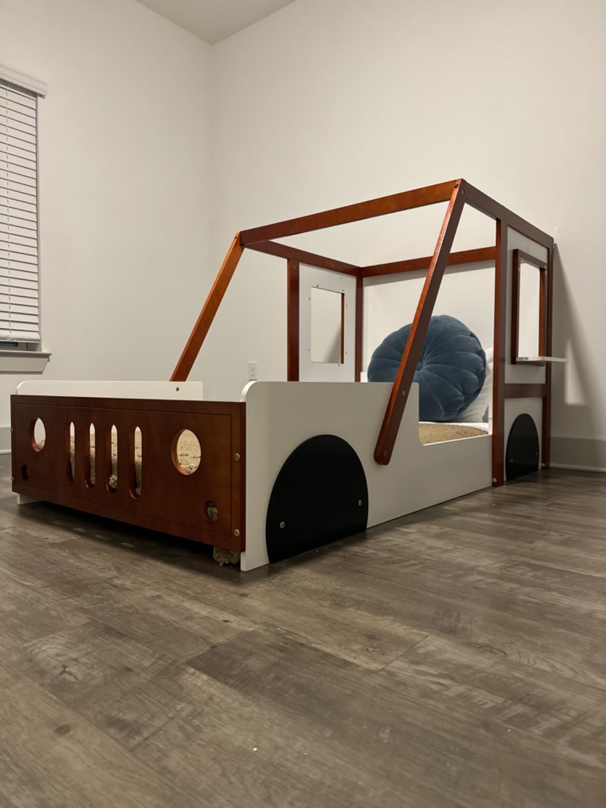 Harper & Bright Designs Twin Size Car Bed Frame, Wood Montessori Floor Bed with Wheels & Door Design customer photo 1