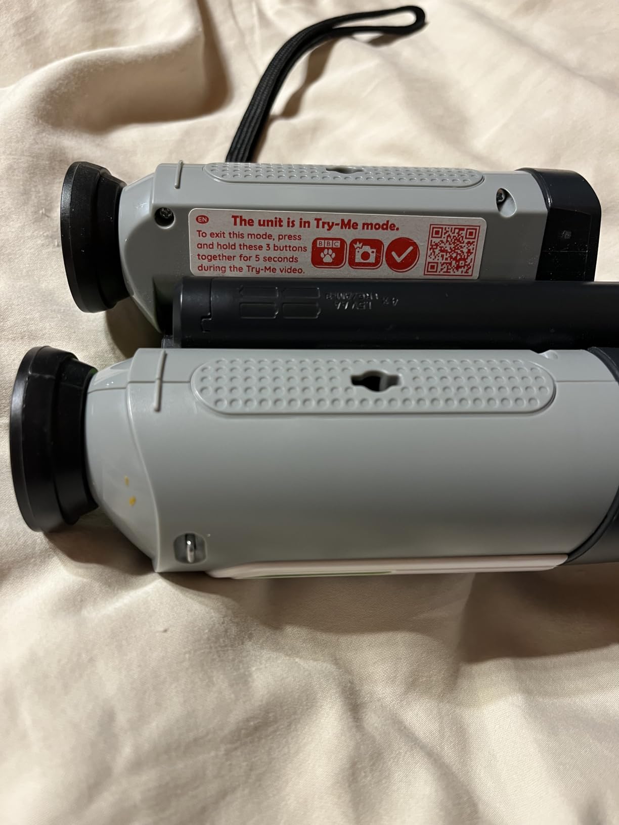 LeapFrog Magic Adventures Binoculars with Screen Capture, Night Vision for Kids Ages 4 and up, White customer photo 1