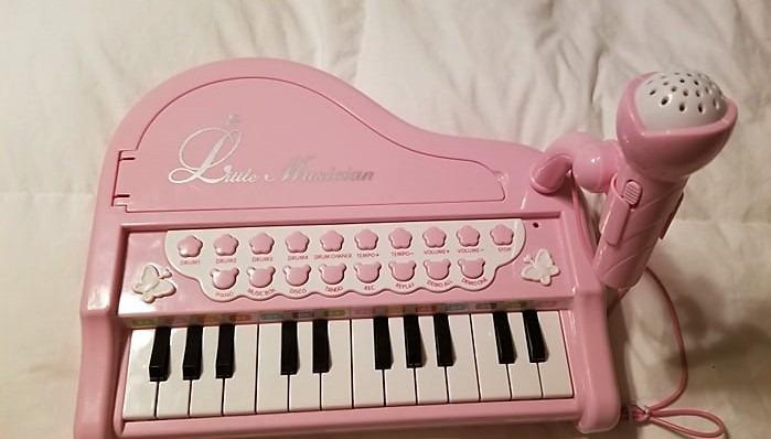 Amy&Benton Birthday Gift for 3-7 Year Old Girls Piano Toy with Stool, Pink Music Keyboard Toy 37 Keys with Chair customer photo 1