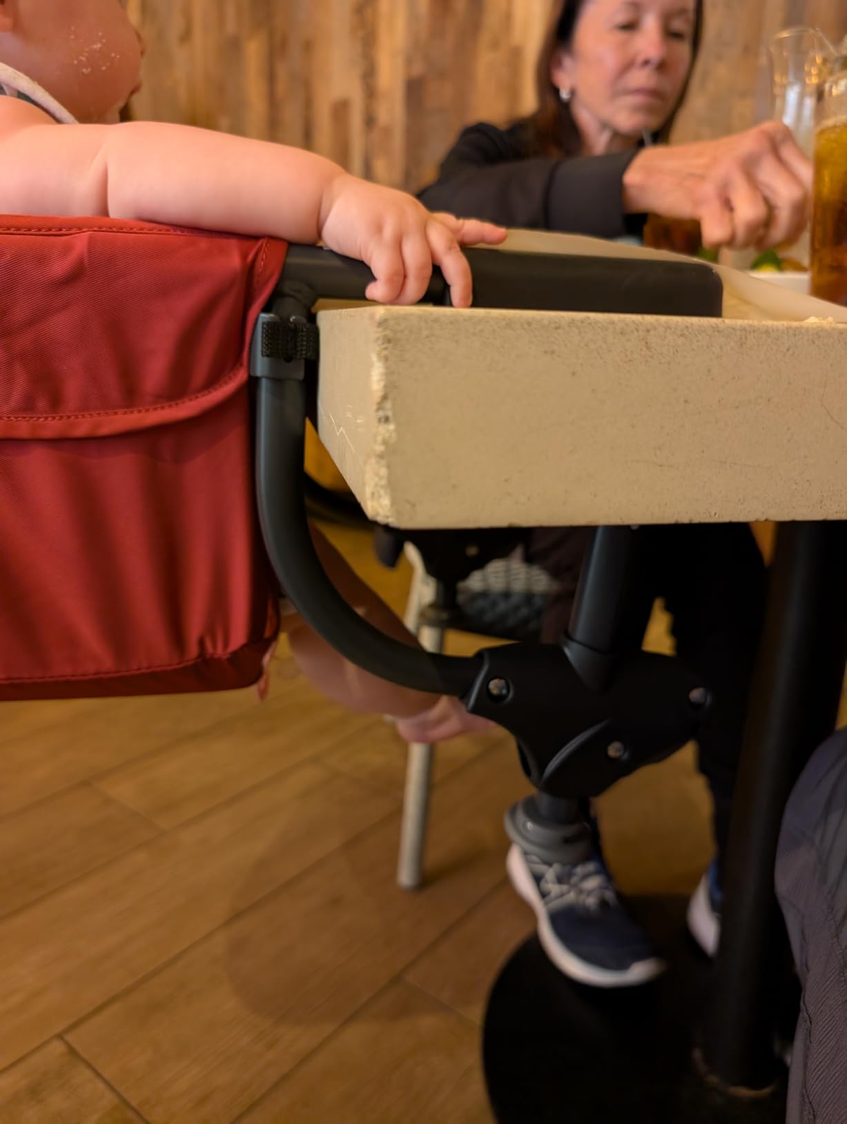 Chicco Caddy Hook-On Chair, Portable High Chair for Babies and Toddlers, for Children up to 37 lbs., Lightweight, Compact Fold, Black/Black customer photo 1