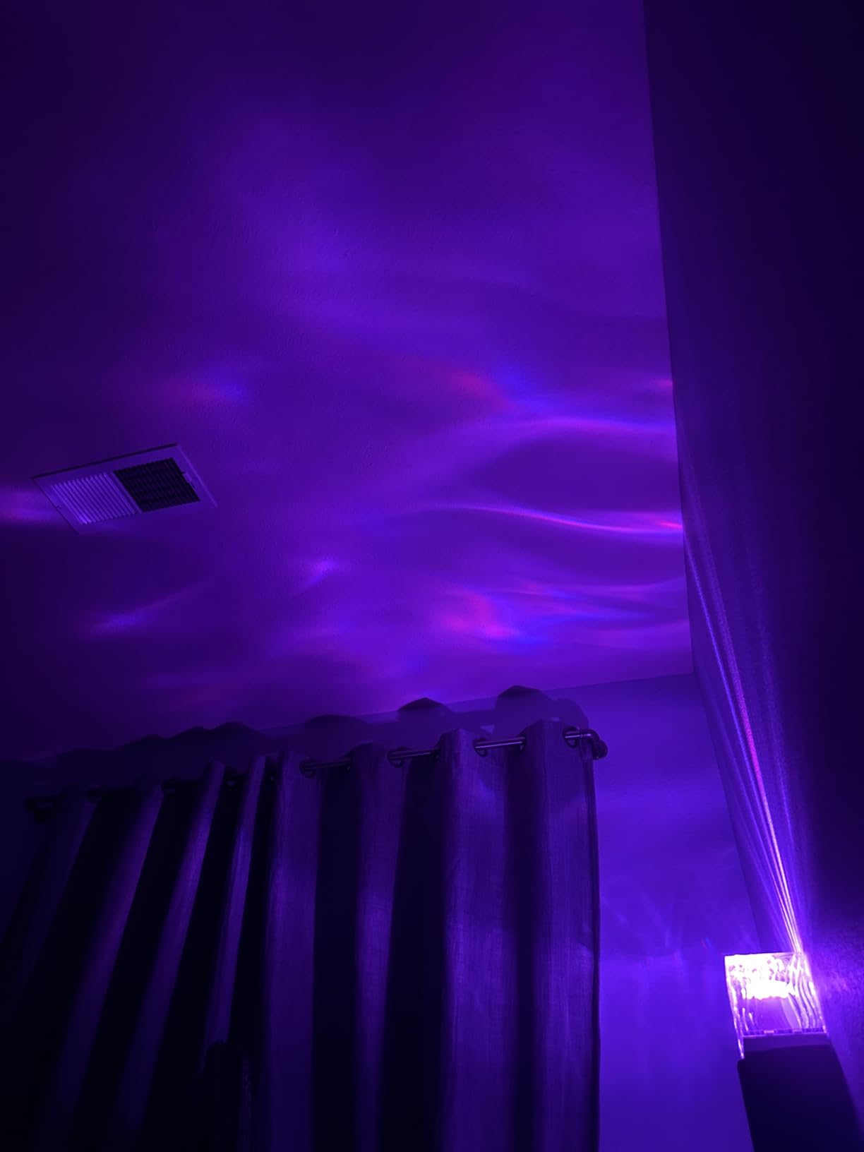 Teen Girl Gifts Trendy Stuff Northern Lights Projector, 18-Color Birthday Gifts for Teen Girls Graduation Gifts for Girls Lava Lamp Aurora Light Projector for Bedroom, Mood Lighting Room Decor customer photo 2