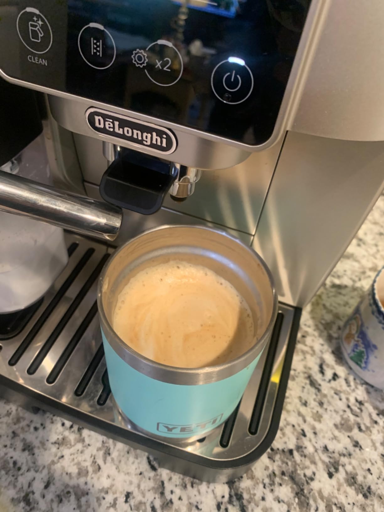 De'Longhi Magnifica Start Automatic Espresso Machine with Auto Milk Frother & Built in Grinder - 5 One-Touch Recipes, Easy-to-Clean, Home Barista Coffee Maker for Lattes, Cappuccino, Iced Coffee customer photo 1
