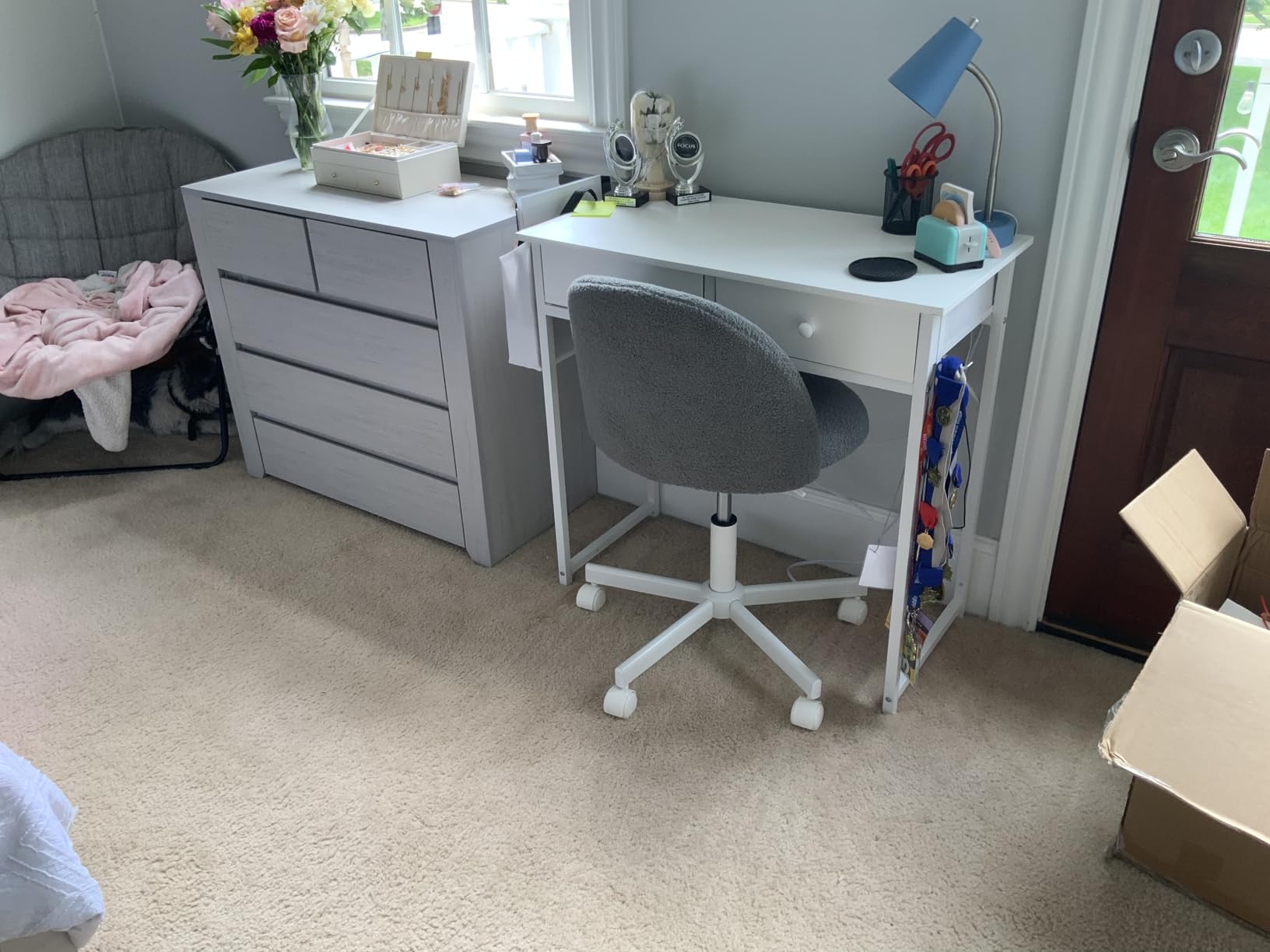 VINGLI Cute Candy Chair Armless Comfy Small Office Desk Vanity Chair with Wheels & Lumbar Support Teddy Adjustable Rolling Swivel Computer Task Chair for Home Office Bedroom Gentle Pink customer photo 1