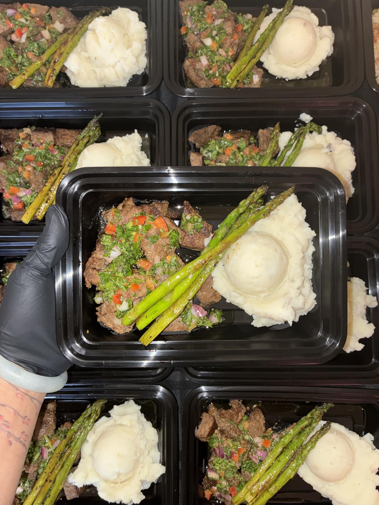Dealusy 50 Pack (100-Piece) 24 oz Meal Prep Containers Reusable with Lids, Sturdy Leakproof & Food Safe, Microwave, Freezer, Dishwasher Safe Prep Containers, To Go Take Out Plastic Food Storage customer photo 2