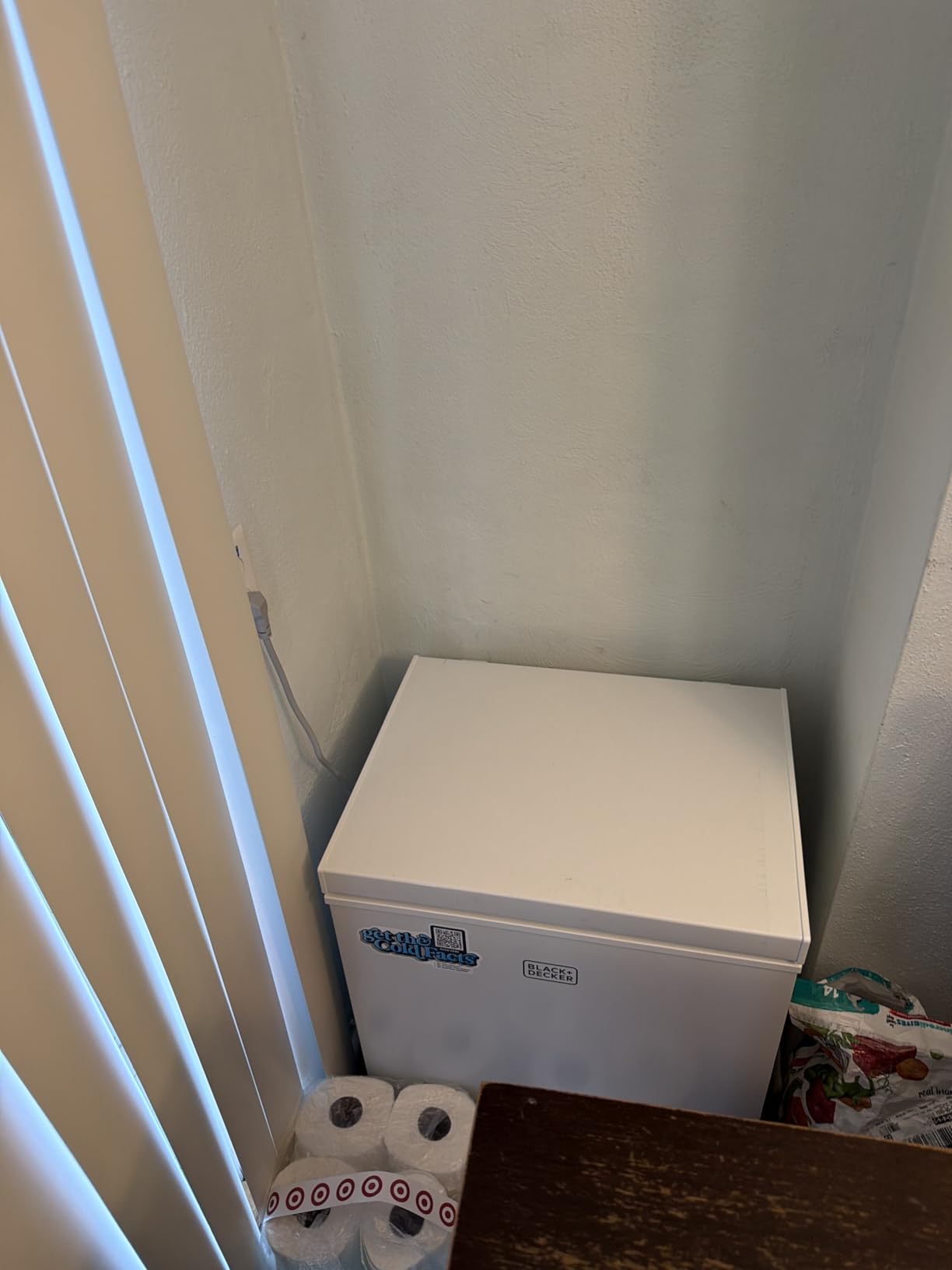 BLACK+DECKER 16.2 Cu. Ft. Chest Freezer, Deep Freezer with Top Opening, Freezer Chest with 2 Removable Storage Baskets, Mechanical Temperature Control, Manual Defrost, R600a Refrigerant, BCF1620E, White customer photo 1