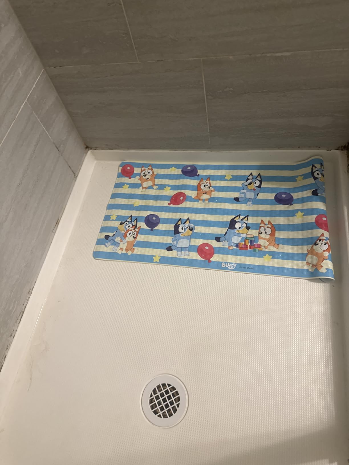 Bluey Bath Mat for Kids, Toddlers and Babies, 15.5 by 22 Inch, Non Slip, Bathtub Mat with Suction Cups, Machine Washable, Cushioned to Protect, Easy to Clean, Official Bluey Characters customer photo 1