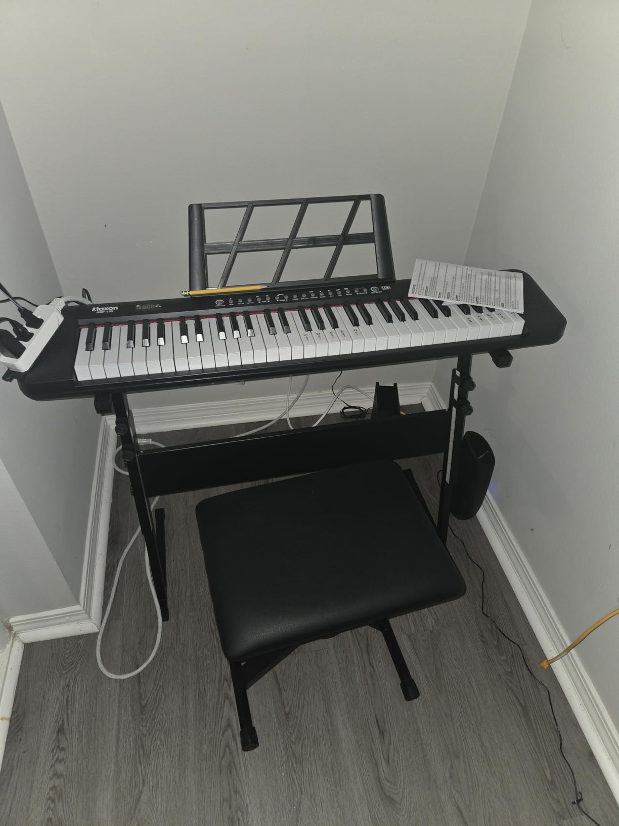 Ktaxon 61 Key Keyboard Piano Electric Keyboard w/Lighted Keys, Electric Piano Set with Headphones, Microphone, Music Rest, Power Adapter, Stand, Piano Bench and Manual (Full-Pink) customer photo 1