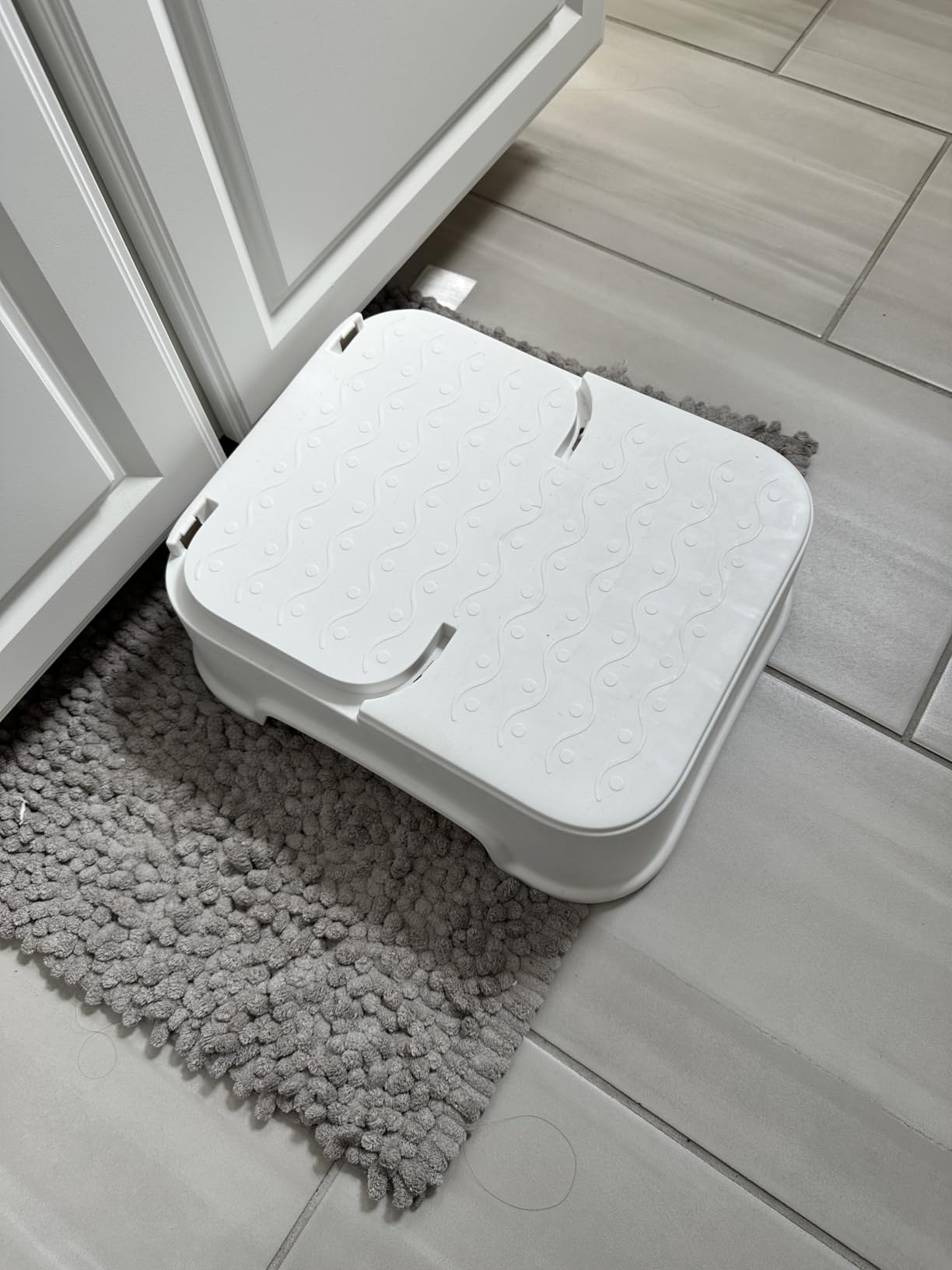 2 Step Toddler Step Stool, Non-Slip Multifunctional Kids Step Stool for Bathroom Sink & Toilet Potty Training, Supports Up to 220 lbs (2 Packs, White) customer photo 2
