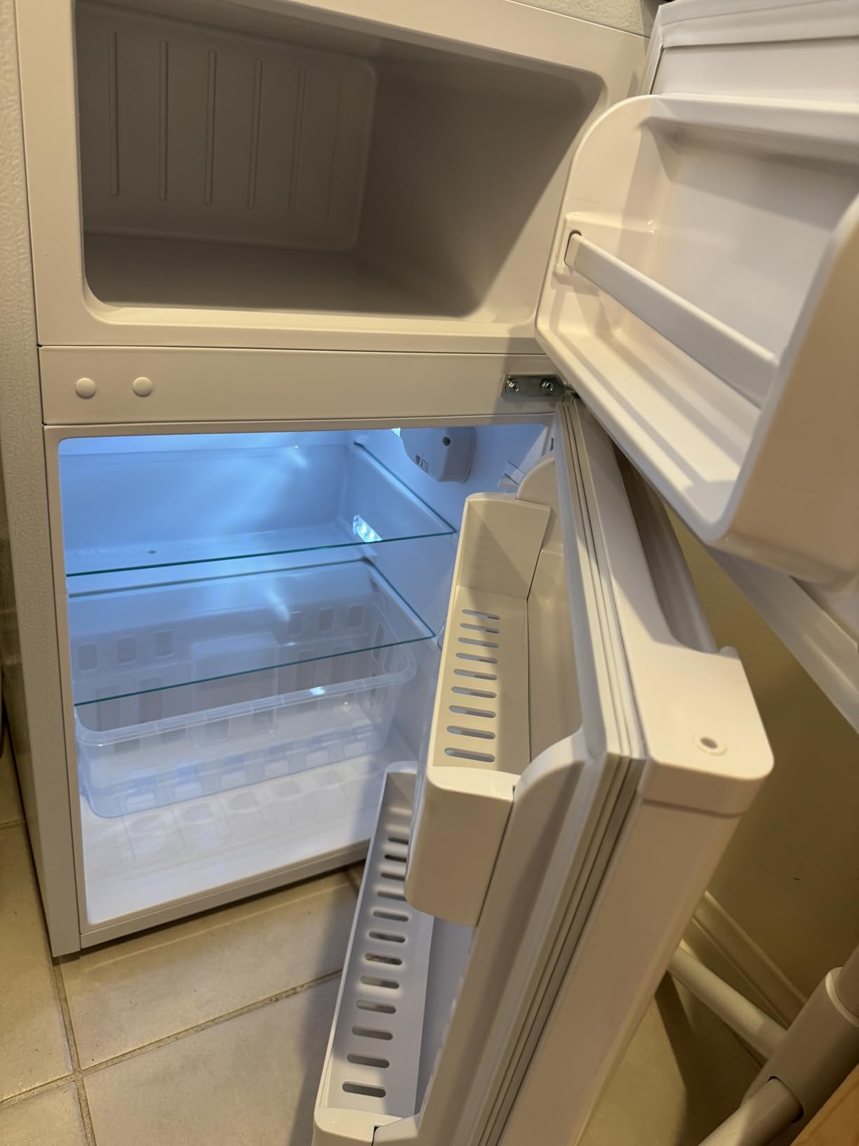 Antarctic Star Compact Refrigerator, 3.2 Cu.Ft. Mini Separate Freezer Double 2-Door, Adjustable Removable Shelves for Basement, Apartment, Dorm, Office, White customer photo 1