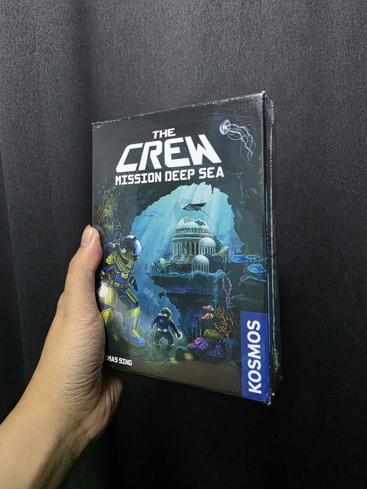 The Crew: Family Adventure - Marooned in Paradise: THE Crew - Family Adventure | Thames & Kosmos | Cooperative Card Game | Family Game Night | Ages 8 & UP | 2-5 Players | 15 Minute Playtime customer photo 1