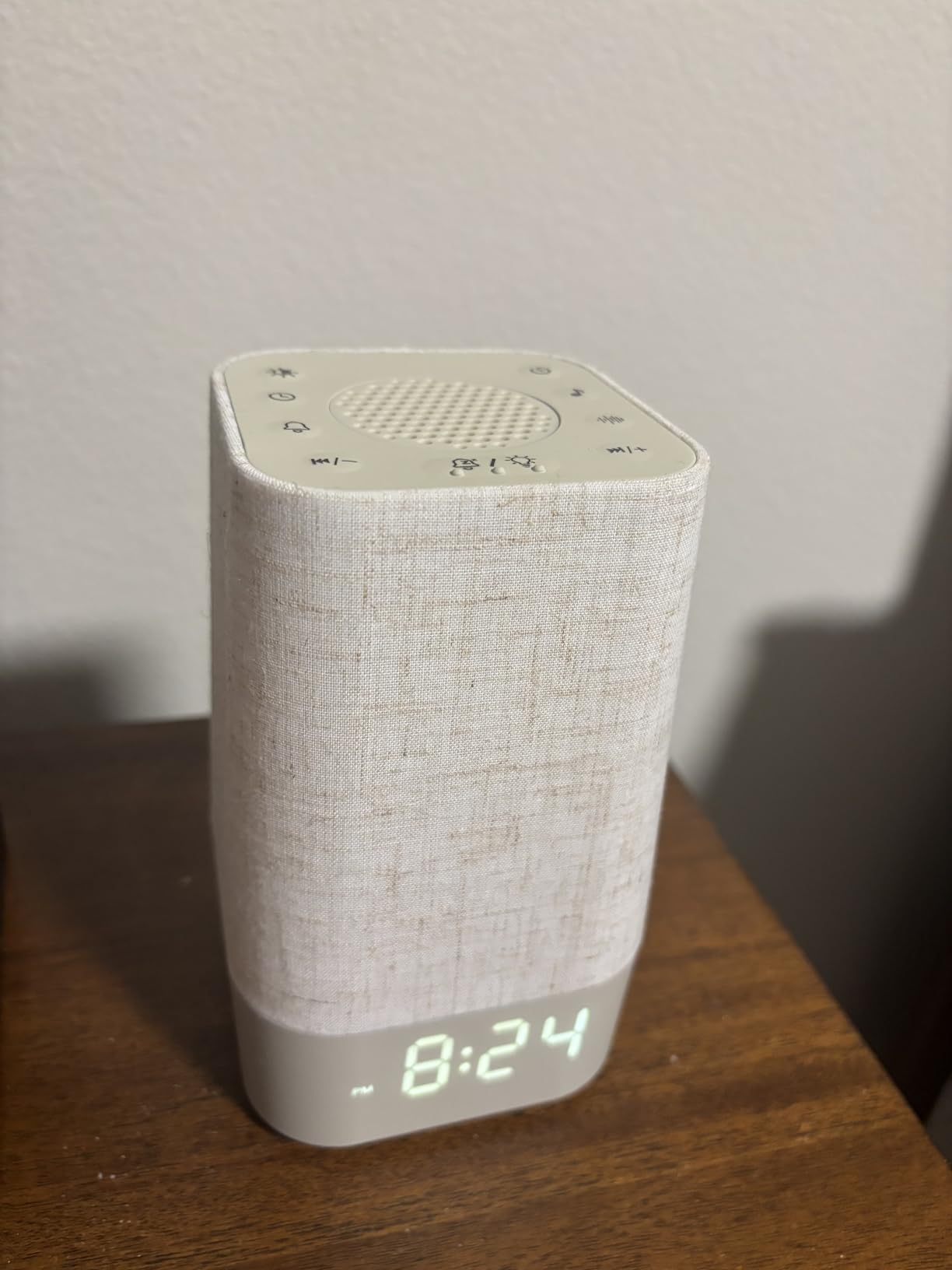 10-60 Mins Simulated Sunrise Alarm Clock: Gentle Wake Up Light with Adjustable Brightness, 32-Level Volume, White Noise Machine with 30 Soothing Sounds customer photo 1