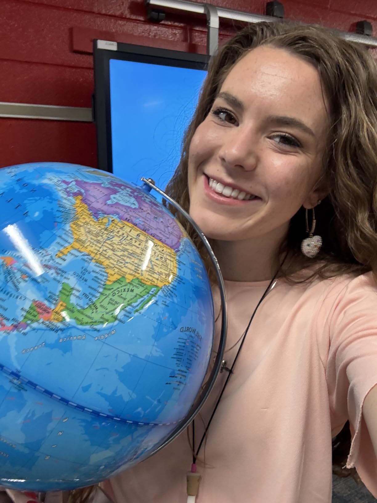 BSHAPPLUS 3 in 1 Illuminated World Globe, 9inch Globes with 88 Constellations & LED Night Light, Interactive STEM Toy with High Clear Map, Light Up Kids Globe Lamp for Learning customer photo 1