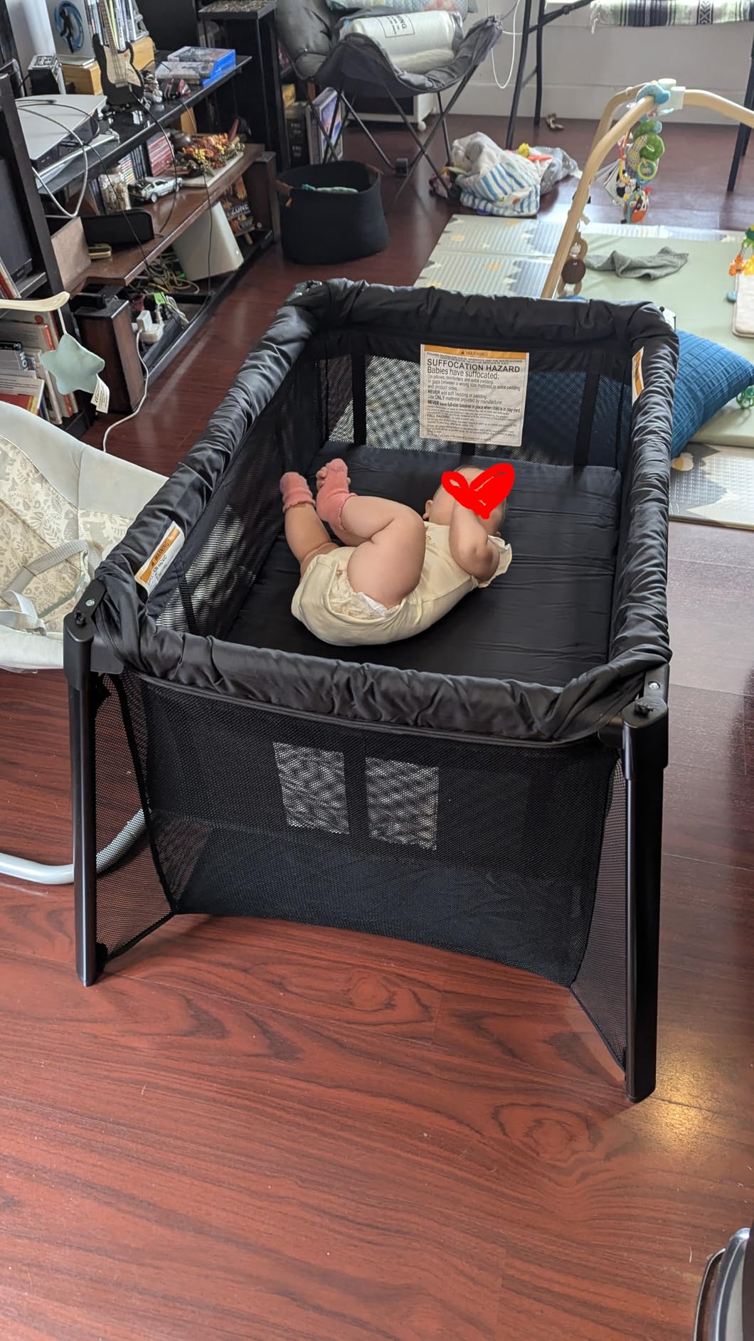 HARPPA Travel Crib, Lightweight Portable Crib Requires No Assembly, Foldable Pack and Play for Baby and Toddlers, Compact Play Yard with Bed, Black customer photo 2