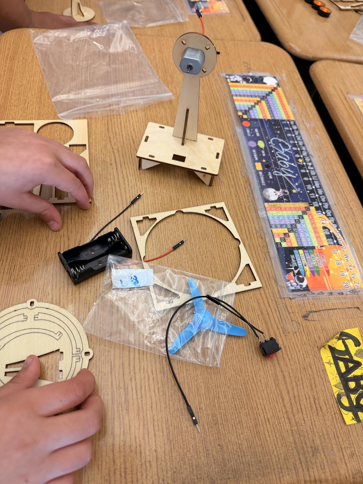 Science Circuit Kit Electricity for Kids, STEM Electrical Light Bulb Experiment, Electric Science Gifts Fair Project Kits Age 8-12, Fruit Energy Experiments Circuits Engineering Projects customer photo 1