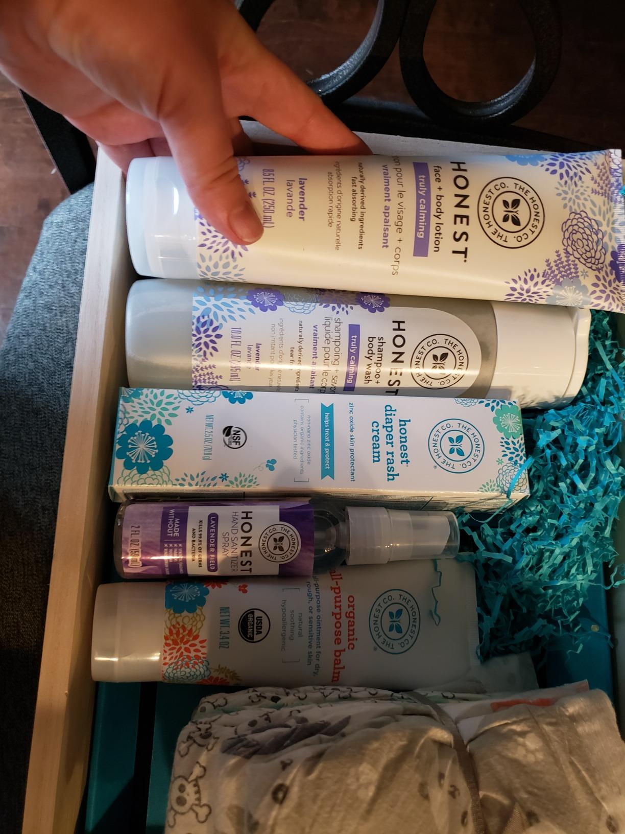 The Honest Company Calming Lavender Bathtime Gift Set, Hypoallergenic Bath Essentials for Sensitive Baby Skin, Shampoo and Body Wash, Face Lotion, Bubble Bath, Conditioner, Cloth customer photo 2