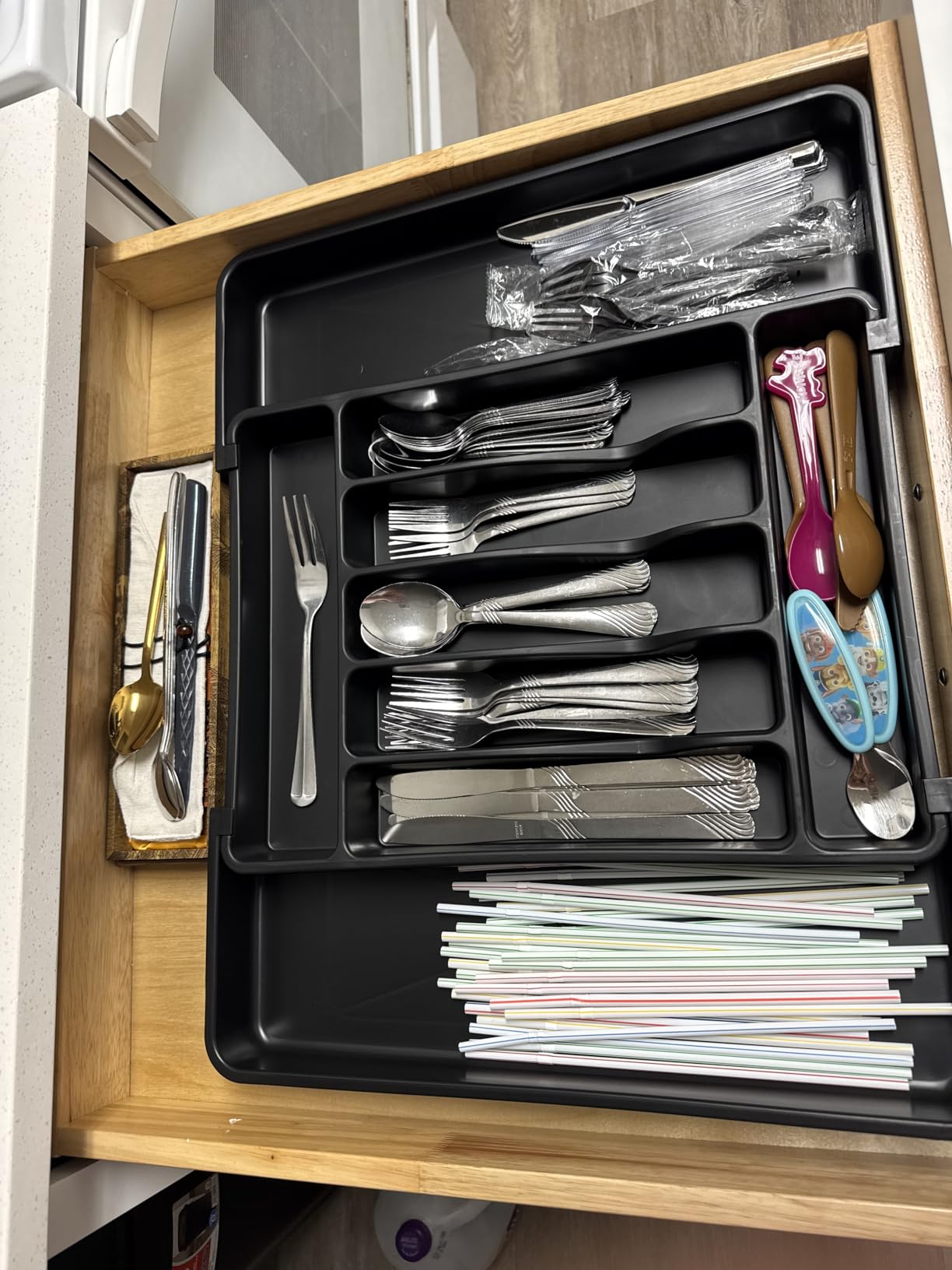 ukeetap Extra Large Expandable Silverware Organizer, BPA-Free Food-Safe Cutlery Flatware Organizer, Kitchen Utensil Drawer Organizer, Adjustable Silverware Holder for Spoons Forks Knives, Black customer photo 2