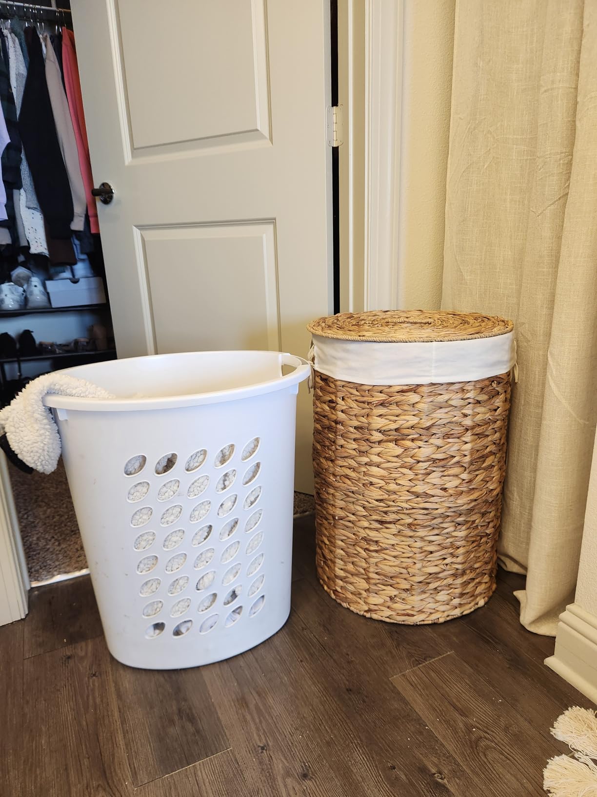 Round Water Hyacinth Laundry Hamper with Lid Handwoven Wicker Basket with Handles for Dirty Clothes, Storage, and Organization, No Assembly Required, 40L customer photo 1