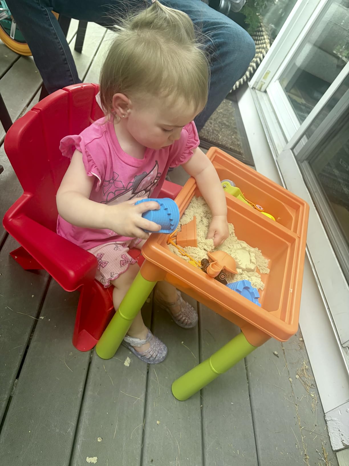 Lehoo Castle Sensory Table with Sensory Sand, Indoor Sensory Bin with Lid & 2.6lbs Play Sand, Construction Kit with 6 Alloy Trucks & Castle Molds, Sensory Toys for Toddler Boys and Girls customer photo 1