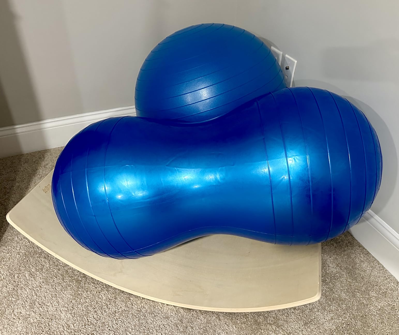 Sensory Peanut Ball, Sensory Toys for Kids with Autism, Physical Therapy Equipment, Designed to Train Kids' Balance and Coordination Skills, Suitable for School or Home Therapy, Autism Toys customer photo 1