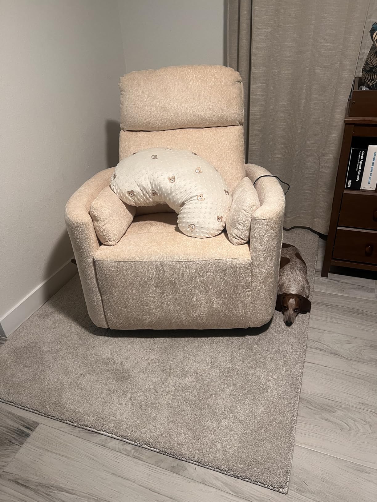 Oversized Swivel Recliner Chair with Massage and Heat, Rocking Chair Nursery with Adjustable Headrest, Rocking Chair Nursery Glider Chairs with 2 Pillows, Glider Rocker Recliner, White customer photo 1