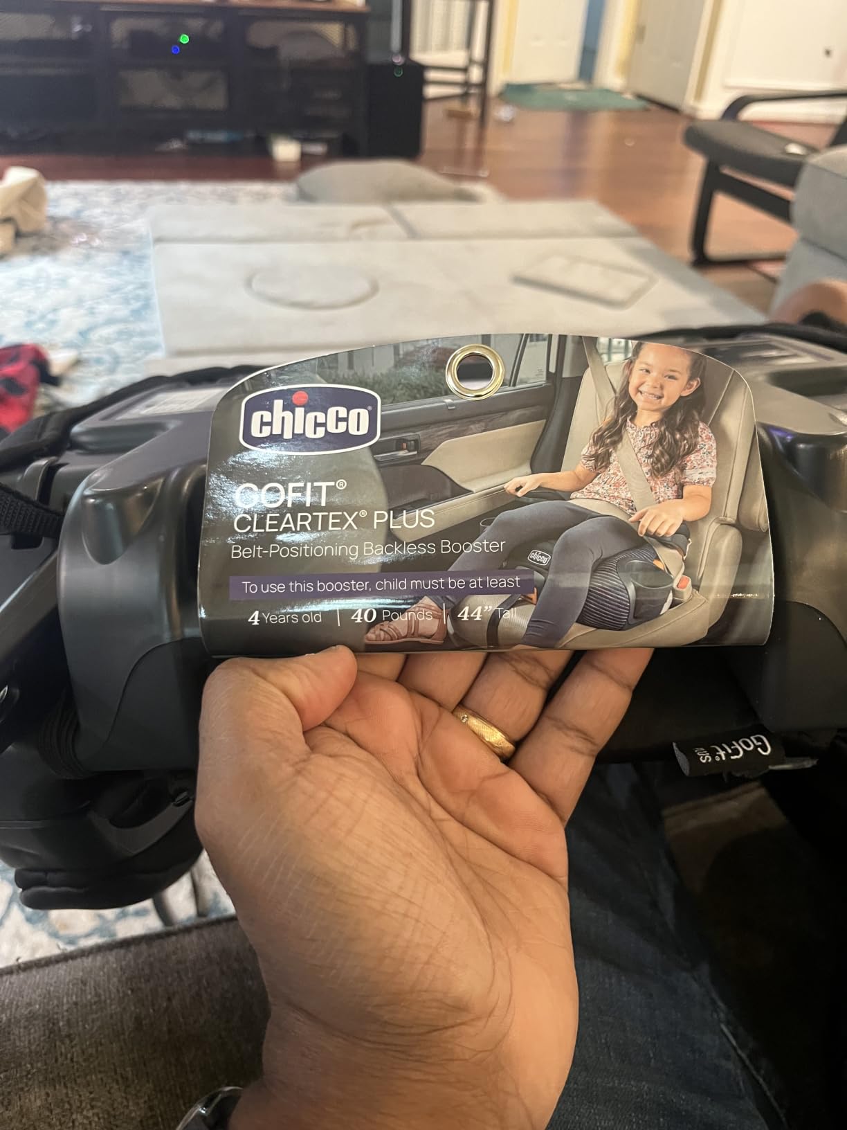 Chicco GoFit ClearTex Plus Backless Booster Car Seat, Latch Attachment, Quick-Release Latch Removal, Portable Car Booster Seat for Children at Least 4 Years Old and 40-110 lbs, Obsidian/Black customer photo 1