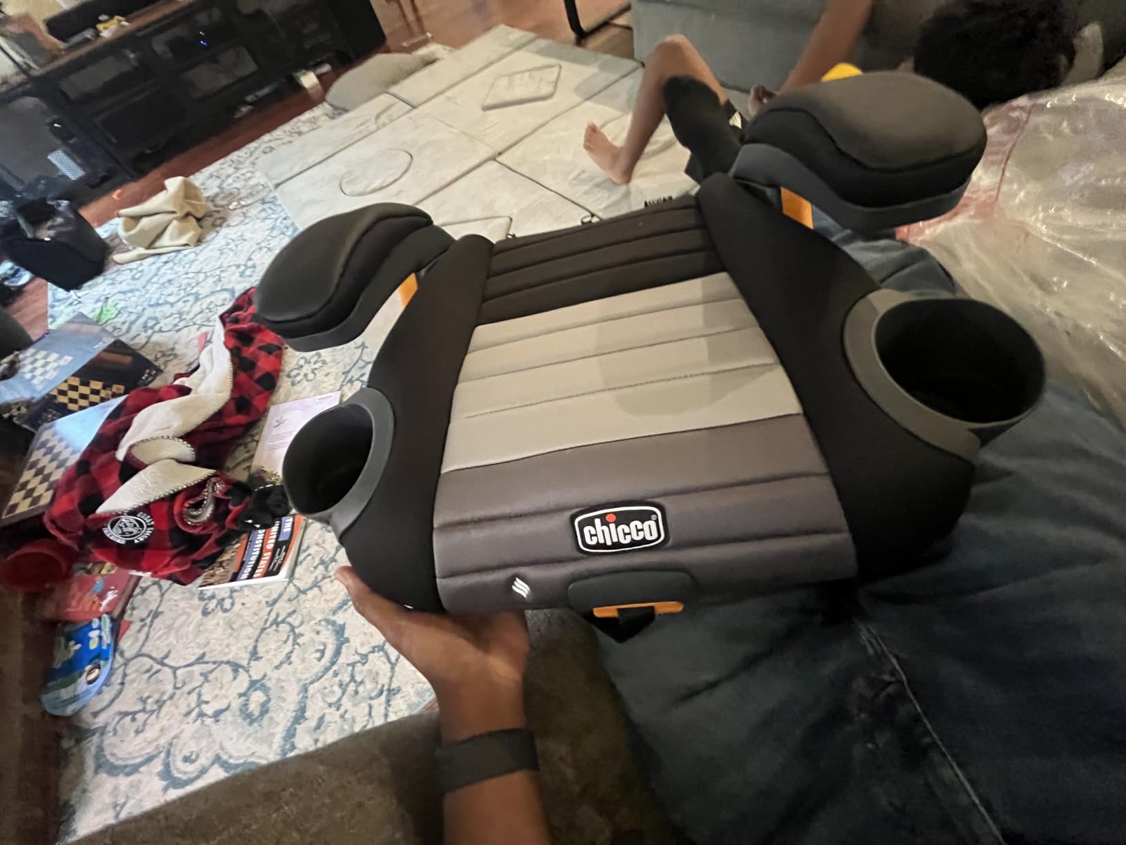 Chicco GoFit ClearTex Plus Backless Booster Car Seat, Latch Attachment, Quick-Release Latch Removal, Portable Car Booster Seat for Children at Least 4 Years Old and 40-110 lbs, Obsidian/Black customer photo 2
