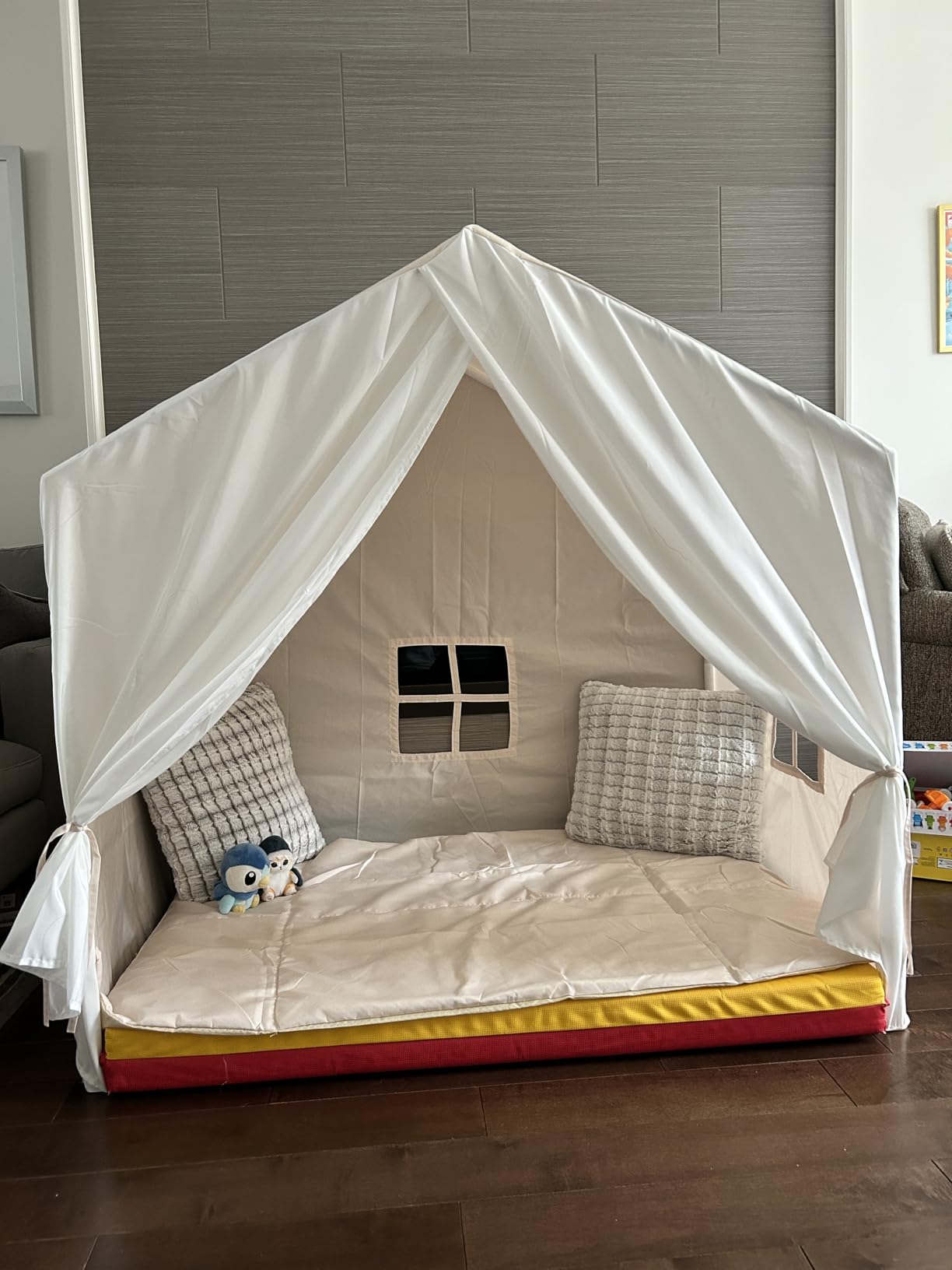 Kids Play Tent, Indoor Playhouse with Mat/Star Lights/Flag - Large 57