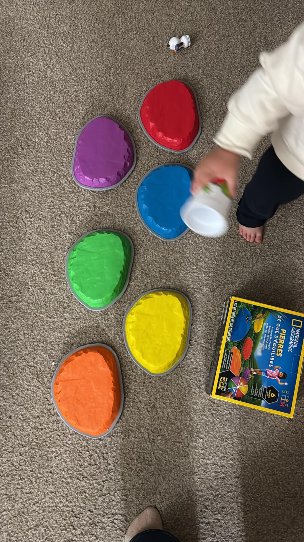 National Geographic Kids Stepping Stones & Balance Beams - 12 Piece Obstacle Course for Kids Ages 3+ with Foam Dice, Play & Learn Cards, Non-Slip Rubber Base, Toddler Indoor & Outdoor Active Play Set customer photo 1