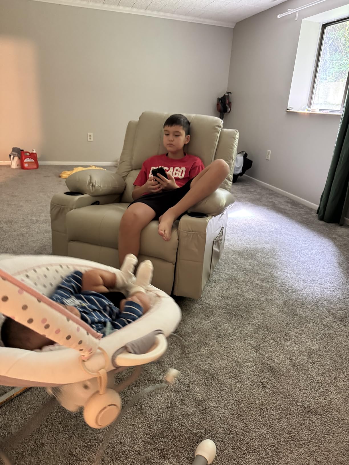 Leather Swivel Rocker Recliner Chair with Massage and Heat Overstuffed Manual Recliner Chairs with Cup Holders, Rocking Glider Chairs for Nursery White customer photo 2