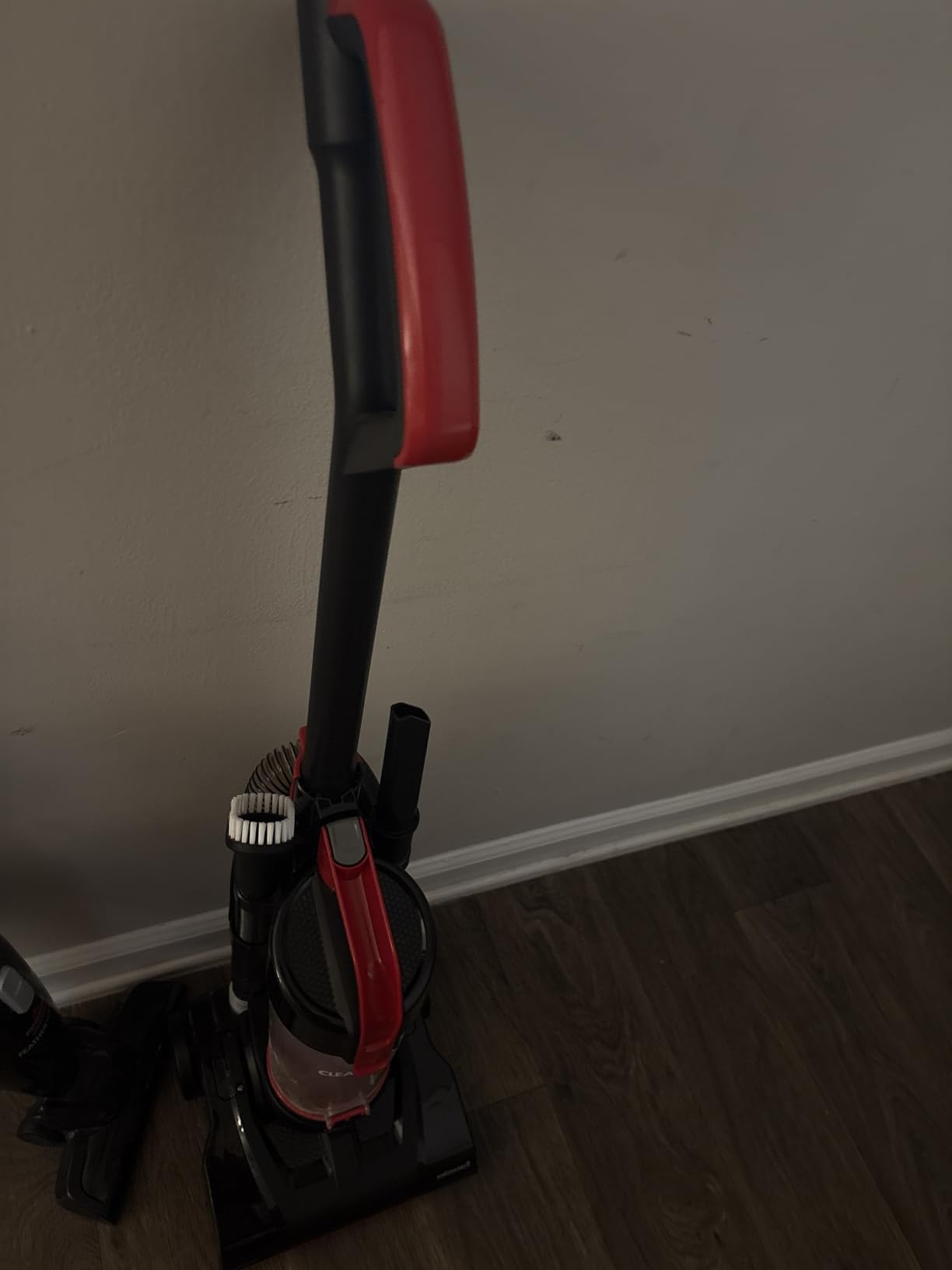 Bissell CleanView Upright Vacuum with Pet Hair Brush Roll, Powerful Suction, Pet Hair Tools, Large Dirt Container, 4438 customer photo 1