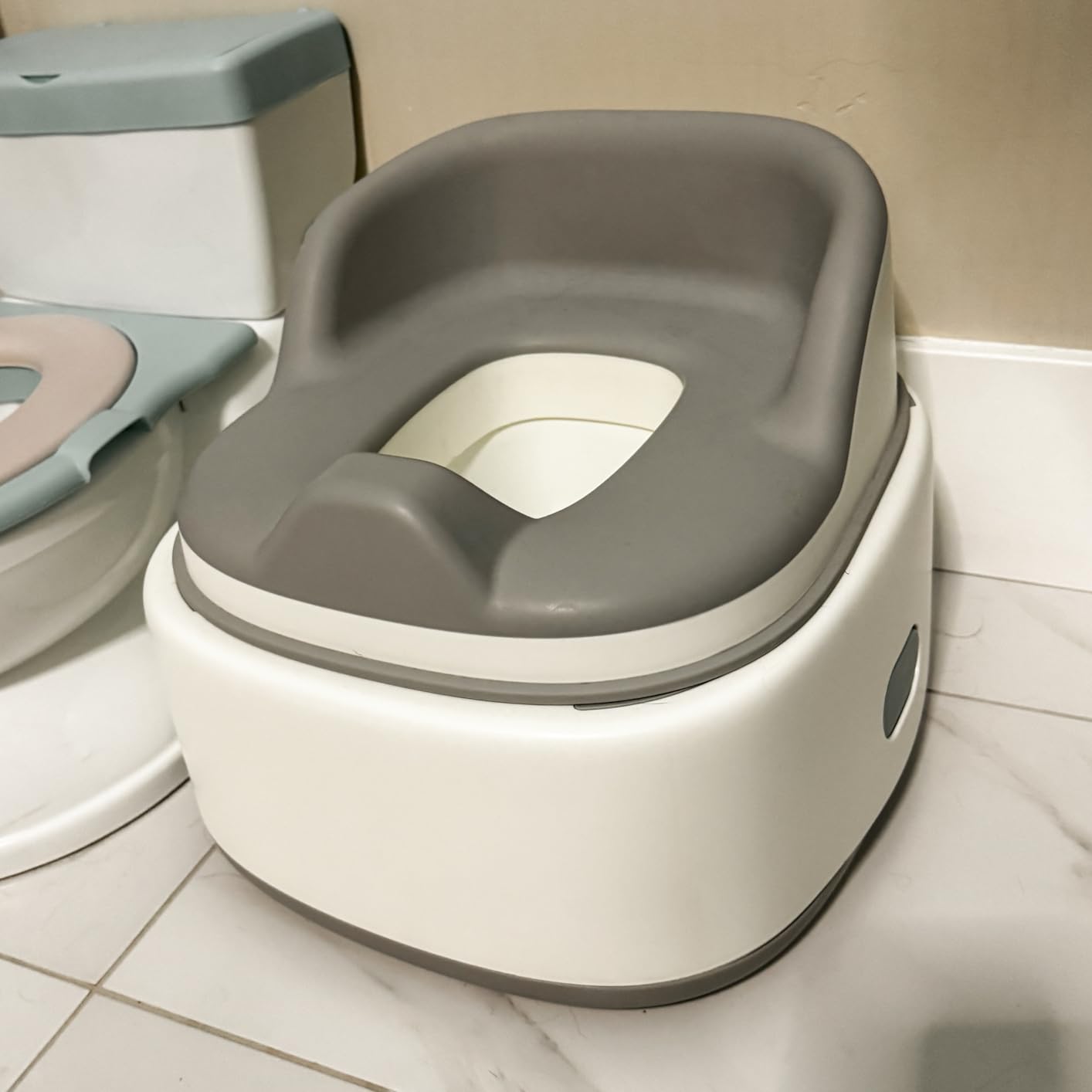 lalalark 3-in-1 Toddler Potty Training Toilet, Baby Potty Training Seat & Step Stool with Seamless TPE Seat, Extended Splash Guard, Easy-Clean Non-Absorbent Chair Toilet Trainer for Home Travels customer photo 1