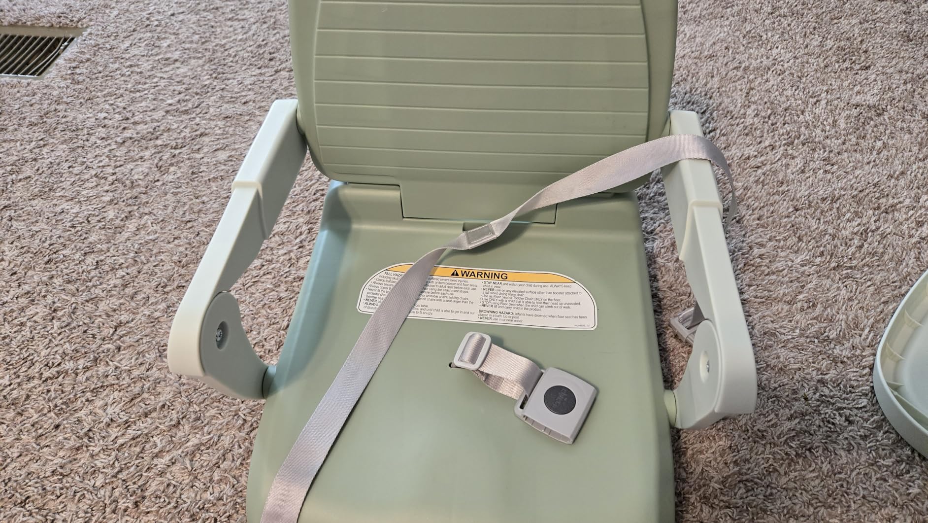 Chicco Bento Booster 3-in-1 Portable Booster Seat for Table, Feeding Seat and Toddler Chair for Babies and Toddlers, for Children up to 50 lbs., Lightweight, Compact Fold, Oat/Beige customer photo 1