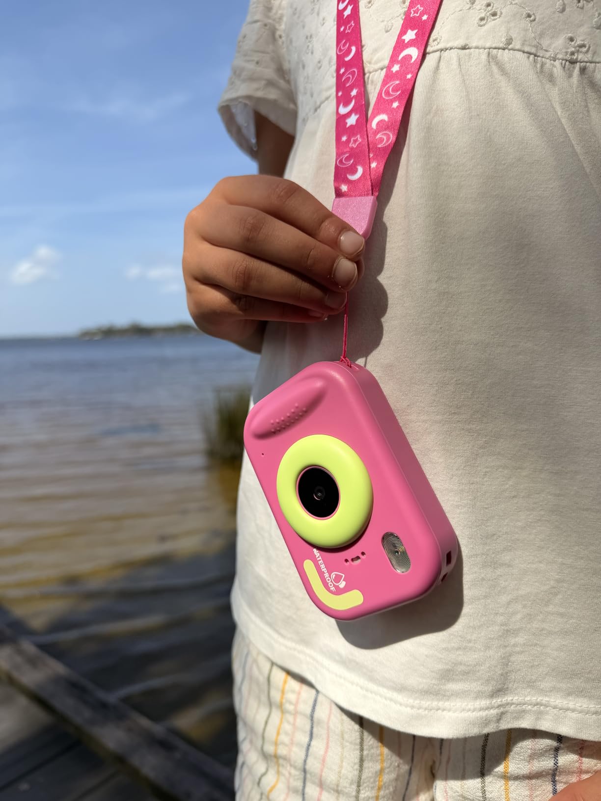 Waterproof Kids Camera, Underwater Camera for Kids 1080P Digital Video Camcorder with 2.4 inch Display, 32GB TF Card, Emergency LED Flash, Diving Swimming Beach Pool Toys for 3-12 Years Old Girls, Pink customer photo 1