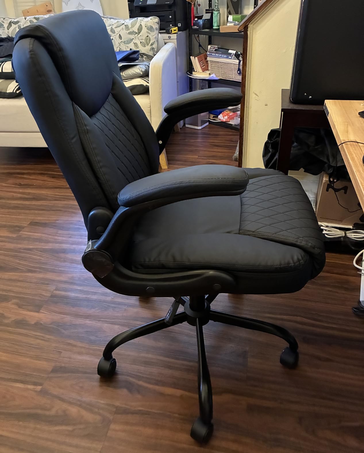 GTPLAYER Leather Office Chair Home Desk Chair with Flip-up Arms and Ergonomic Back Comfy Heavy Duty Executive Chair for Home Office Gaming Black customer photo 2