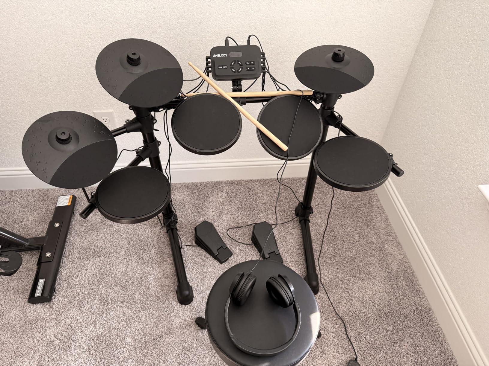 Electronic Drum Set for Kids Beginners, Quiet Compact Electric Drum Kit Home Practice with 7 Kits, 56 Sounds, Recording & Metronome, Headphones, Drum Throne & Drumsticks, USB MIDI (UED-60) customer photo 1