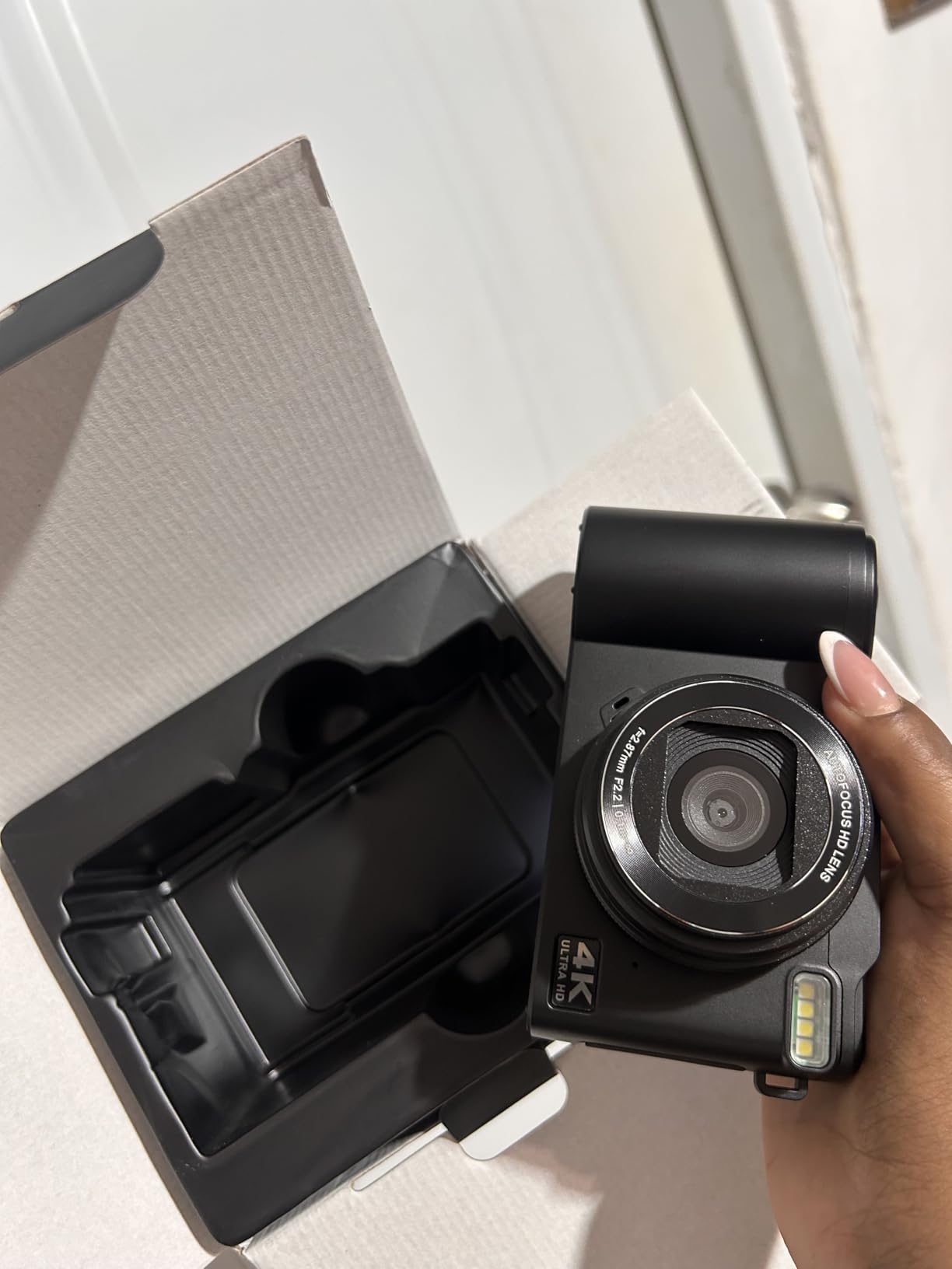 4K Digital Camera for Photography, 64MP Vlogging Camera for YouTube with 180 Degree Flip Screen, 18X Zoom UHD Autofocus Video Camara, Compact with 32GB Micro SD Card for Teens, Boys & Girls, Beginners customer photo 2