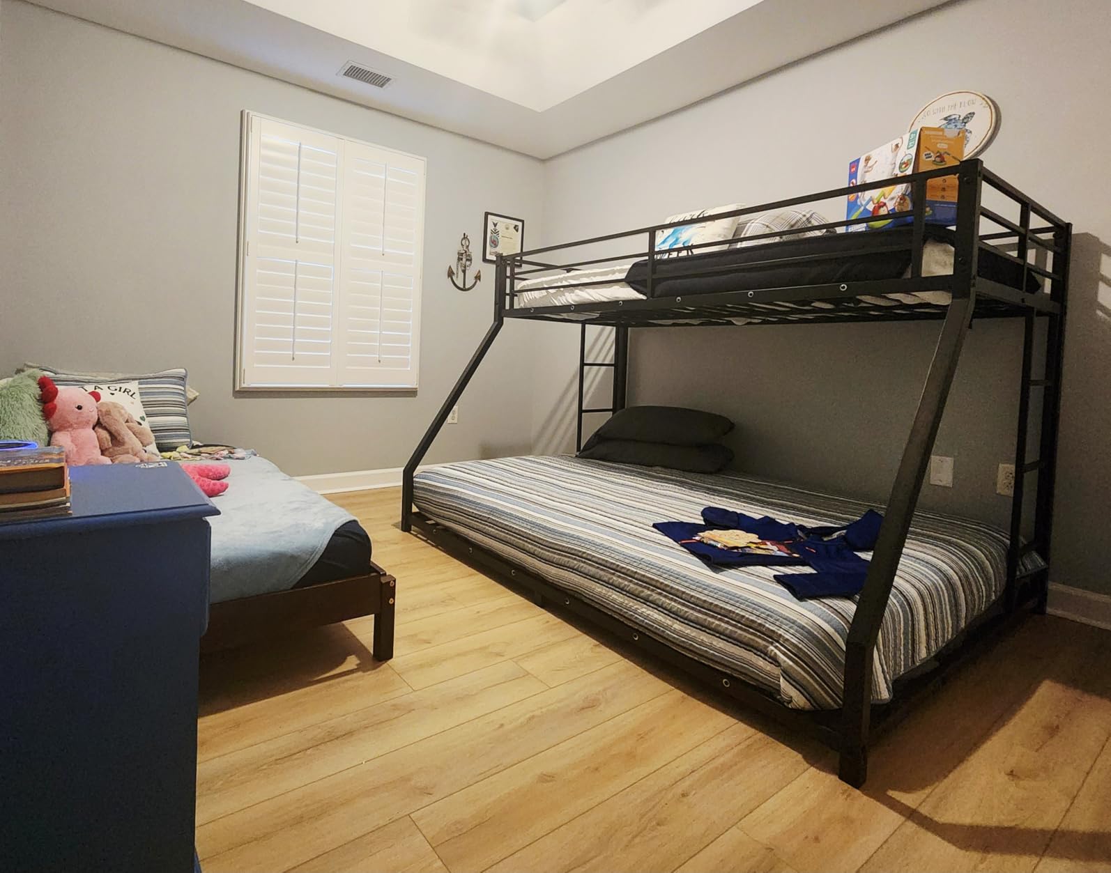 Bellemave Twin Over Full Bunk Bed Frame with Noise Reduced Design, Low Profile Bunk Bed with Ladder and Fence, Heavy Duty Bunk Beds for Adults, Teens customer photo 1