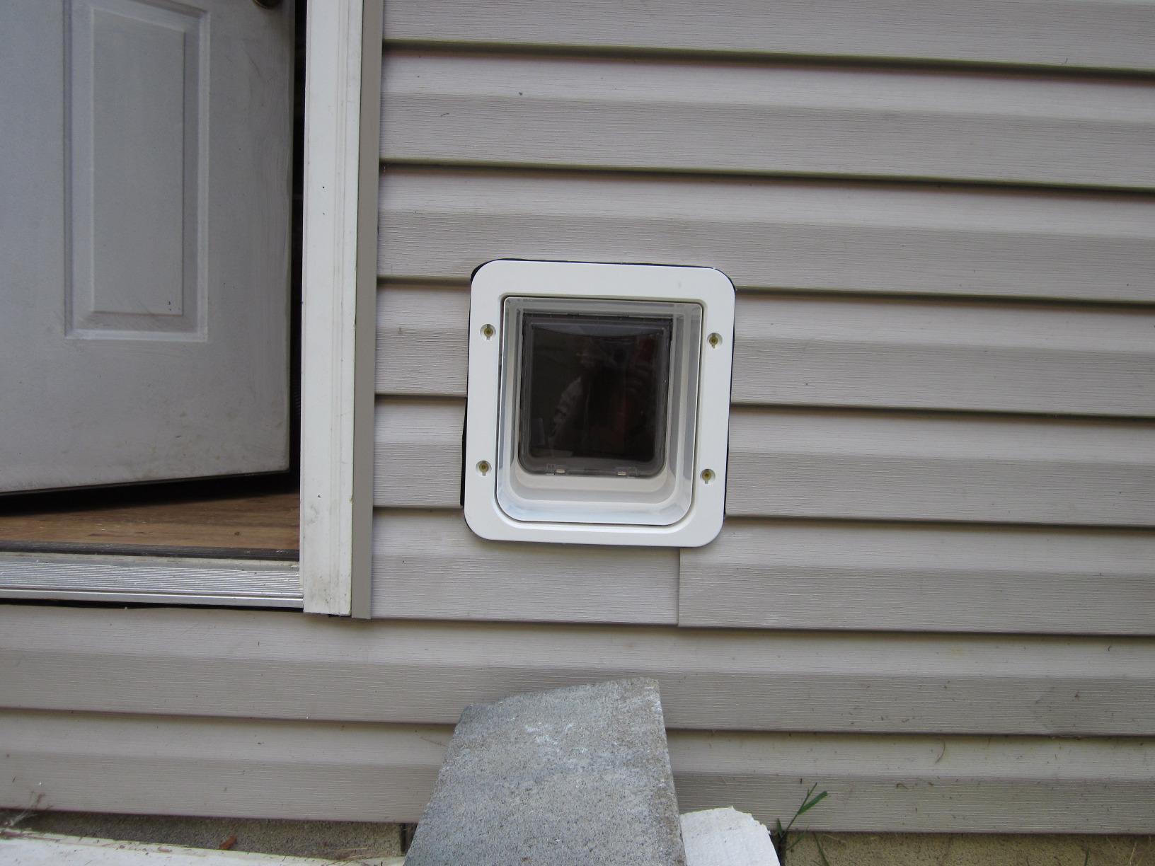 SureFlap Sure Petcare Microchip Pet Door (White) customer photo 2