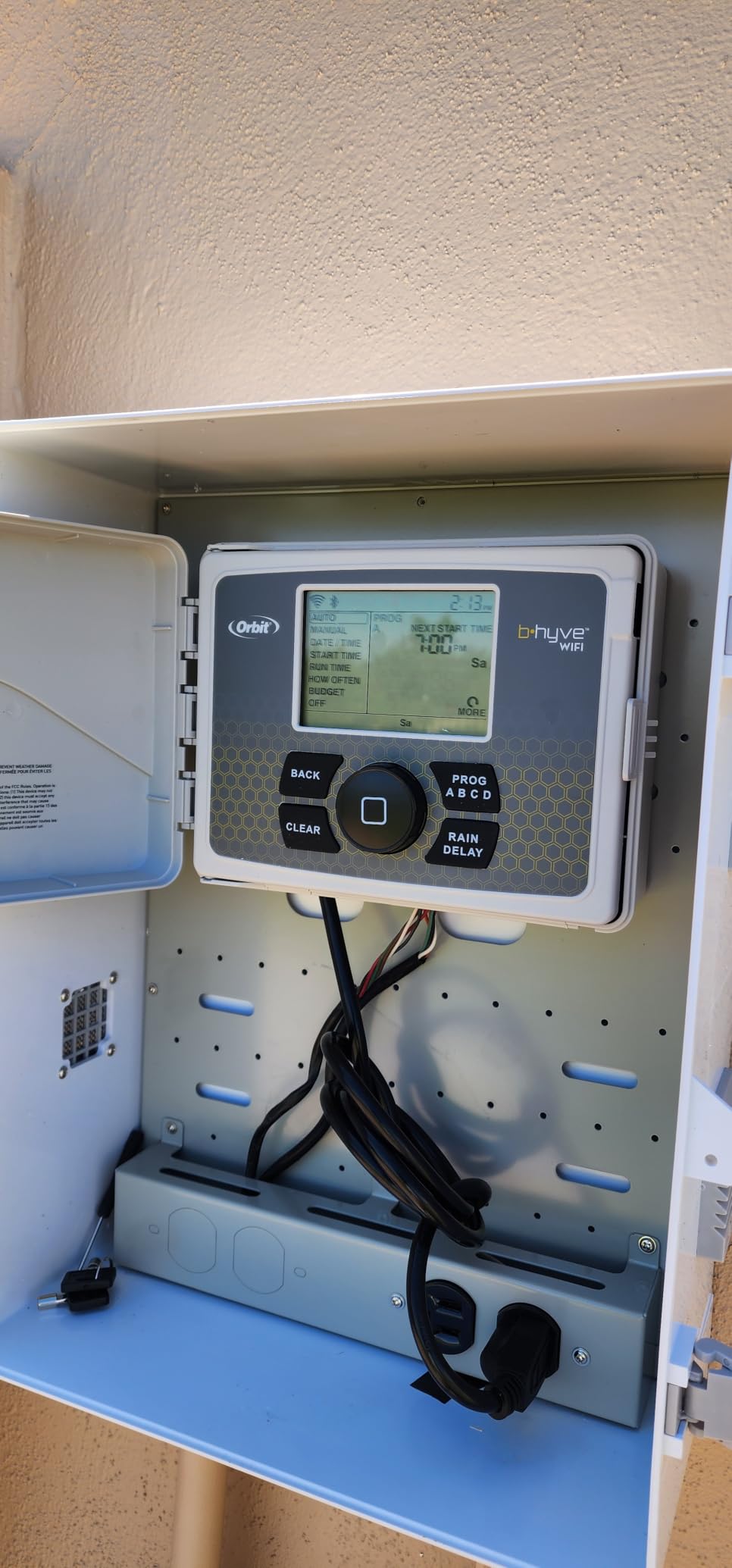 Orbit B-hyve Smart Indoor/Outdoor Sprinkler Controller - 6-Zone - App Controlled Smart Controller with Custom Irrigation Schedules - Weatherproof Multi-Zone Sprinkler System - 57946 customer photo 2