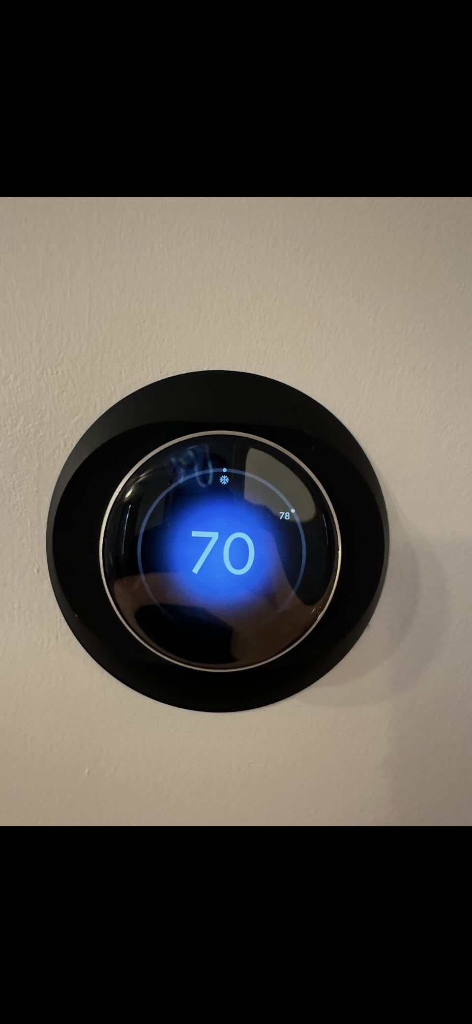 Google Nest Learning Thermostat (4th Gen, 2024) with Nest Temperature Sensor - Energy Saving Smart Thermostat - Compatible with Alexa, Apple HomeKit and Google Home App - Polished Gold customer photo 1